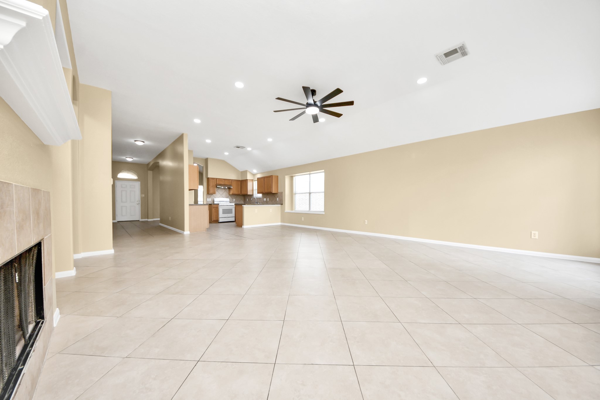 8431 Taraglen Court Property Photo 15