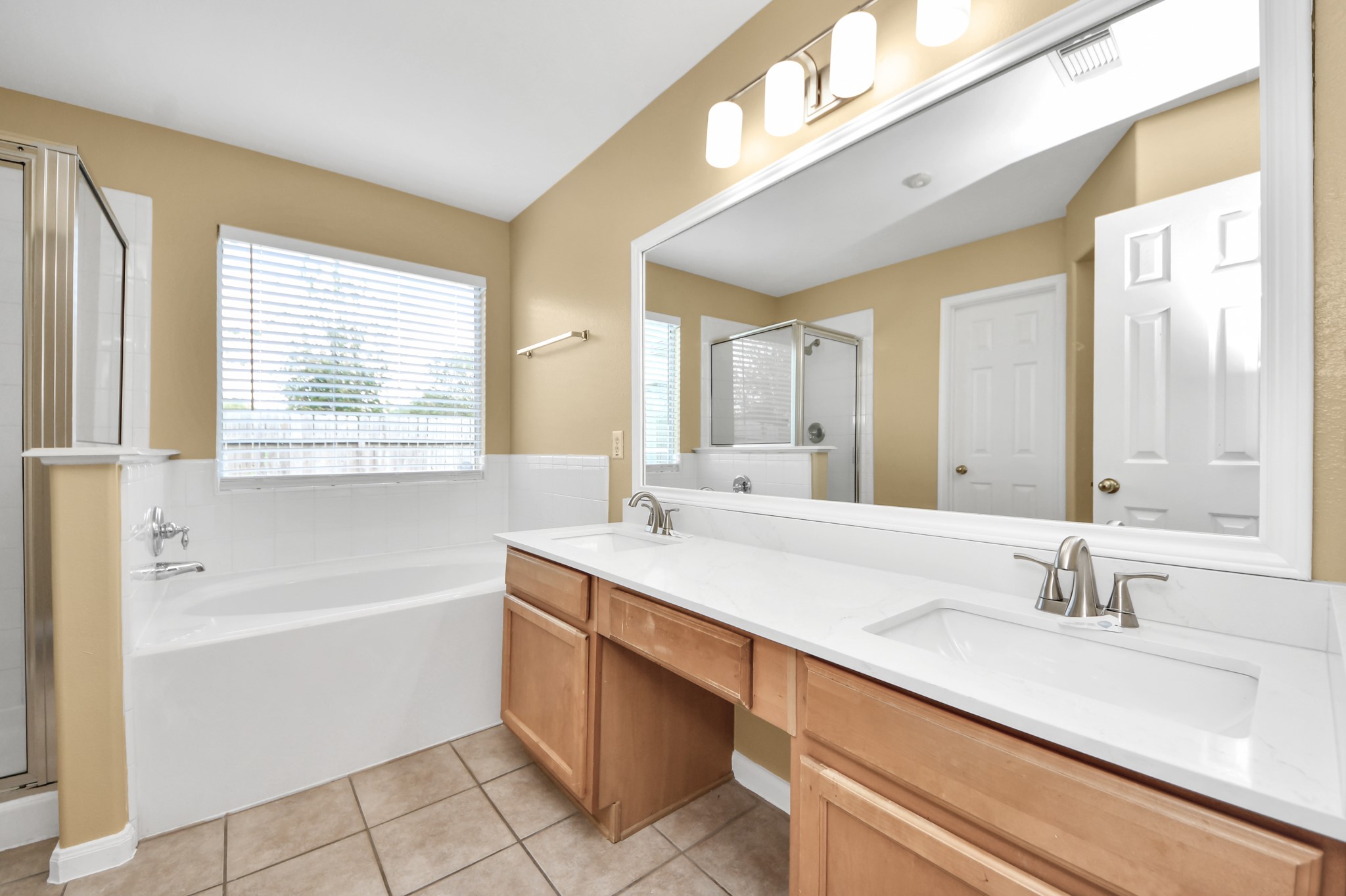 8431 Taraglen Court Property Photo 28