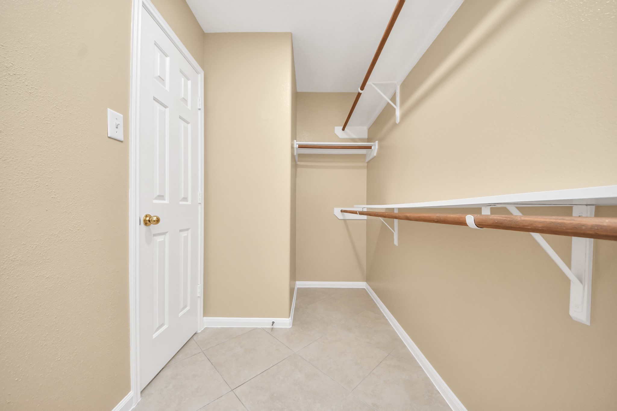 8431 Taraglen Court Property Photo 31