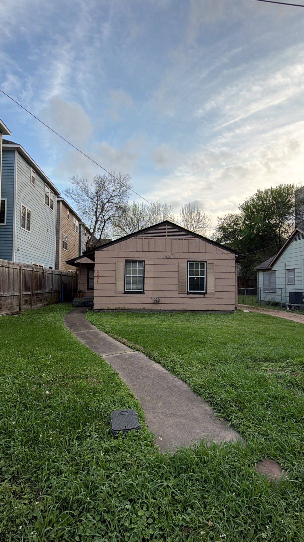 2406 Charleston Street Property Photo 1
