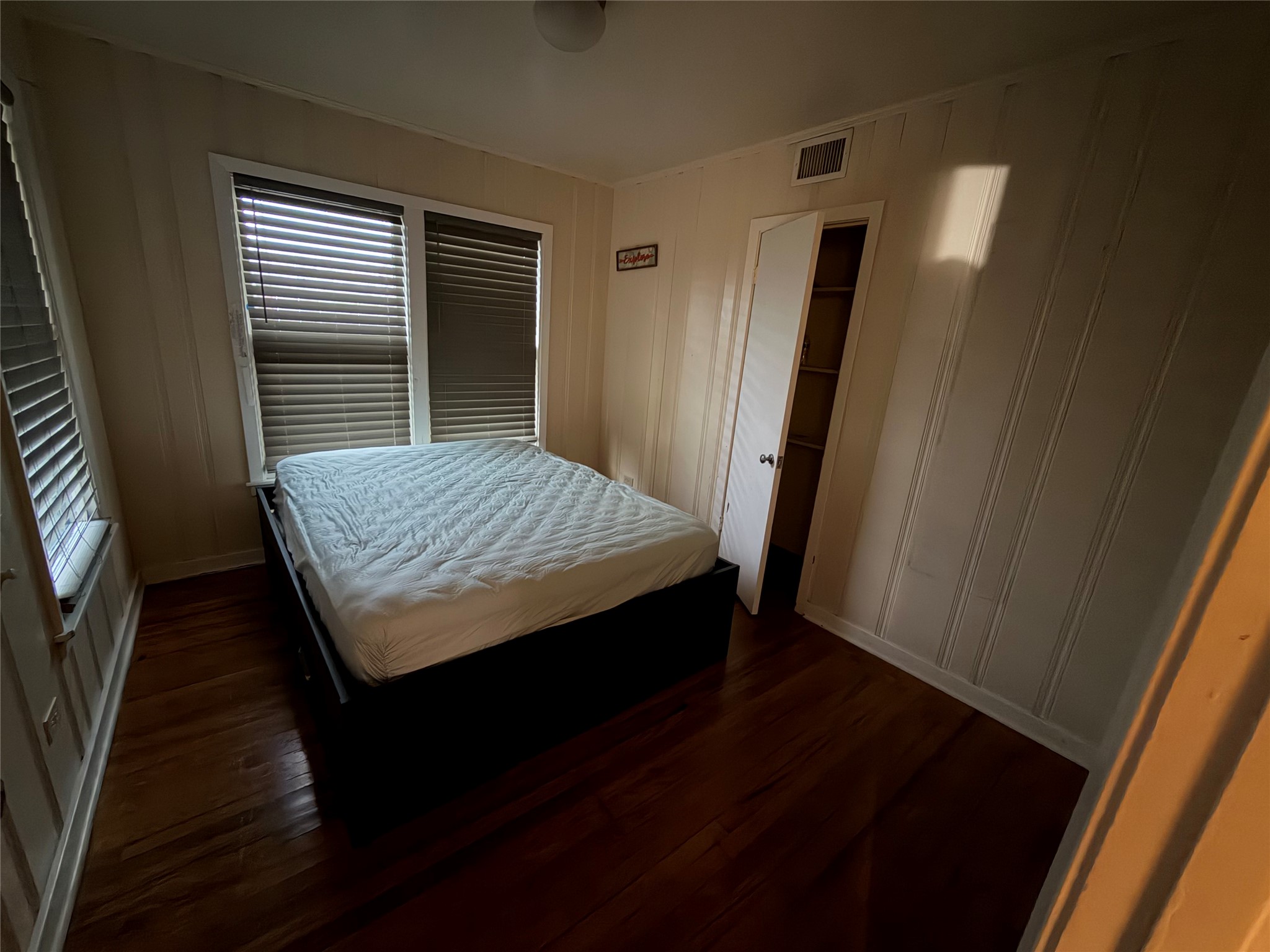 2406 Charleston Street Property Photo 7