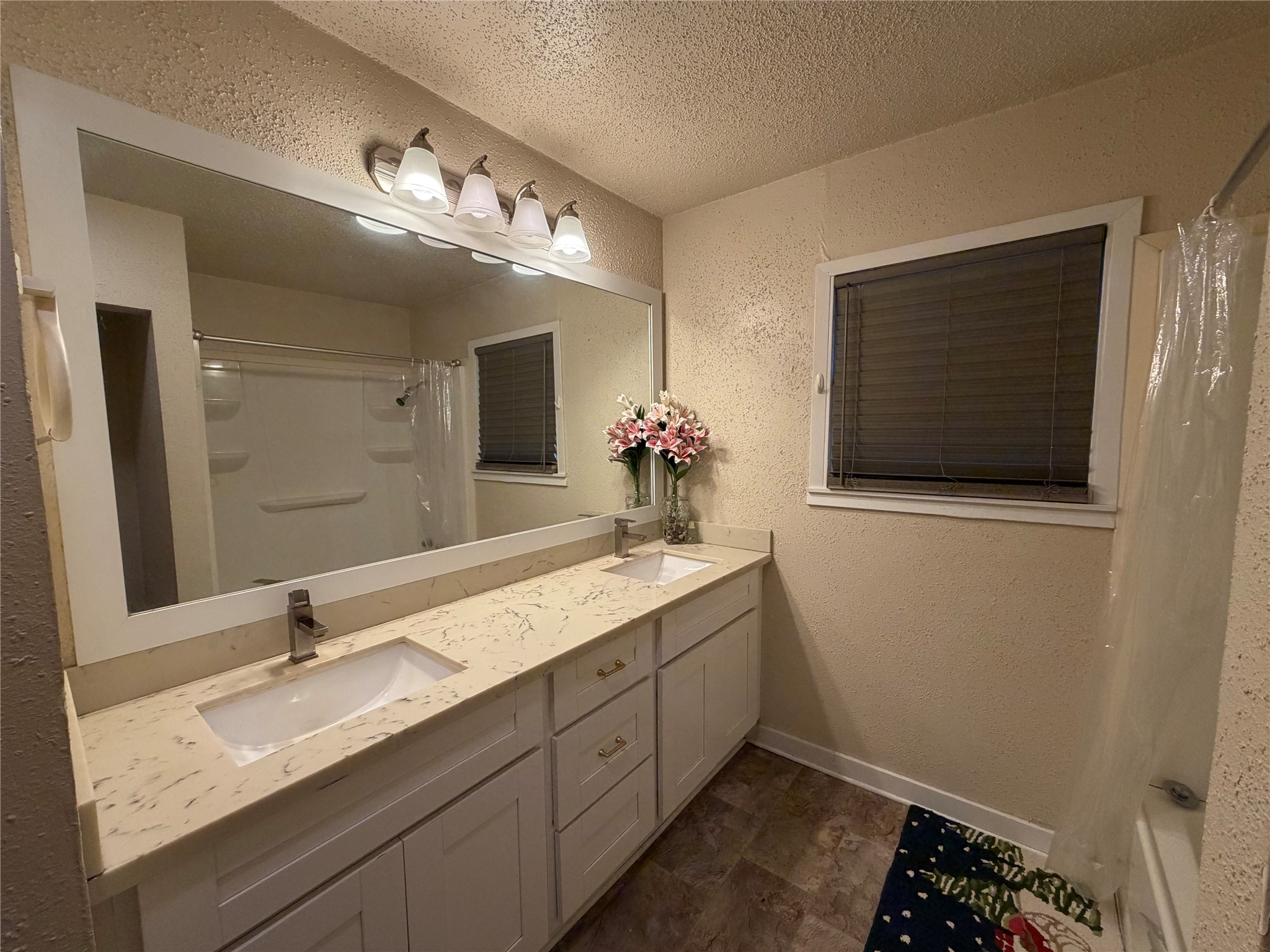 2406 Charleston Street Property Photo 8