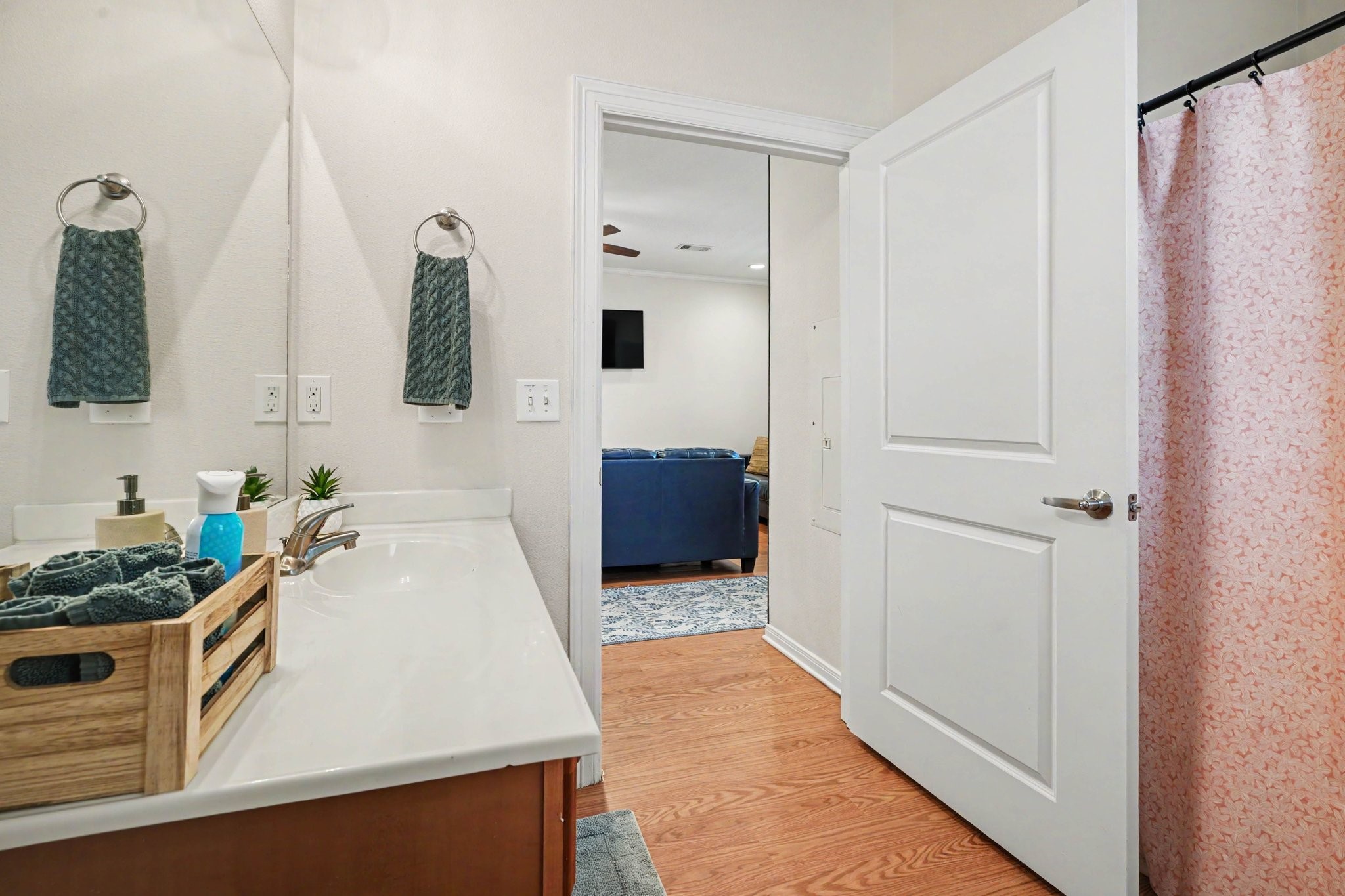 5323 Menard Avenue Property Photo 14