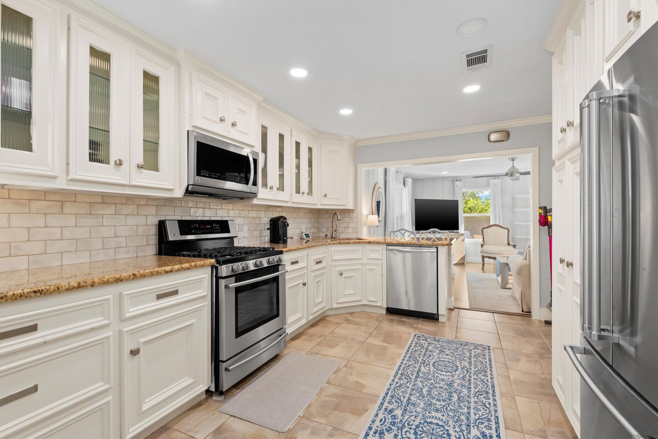 2023 Woodcrest Drive Property Photo 11