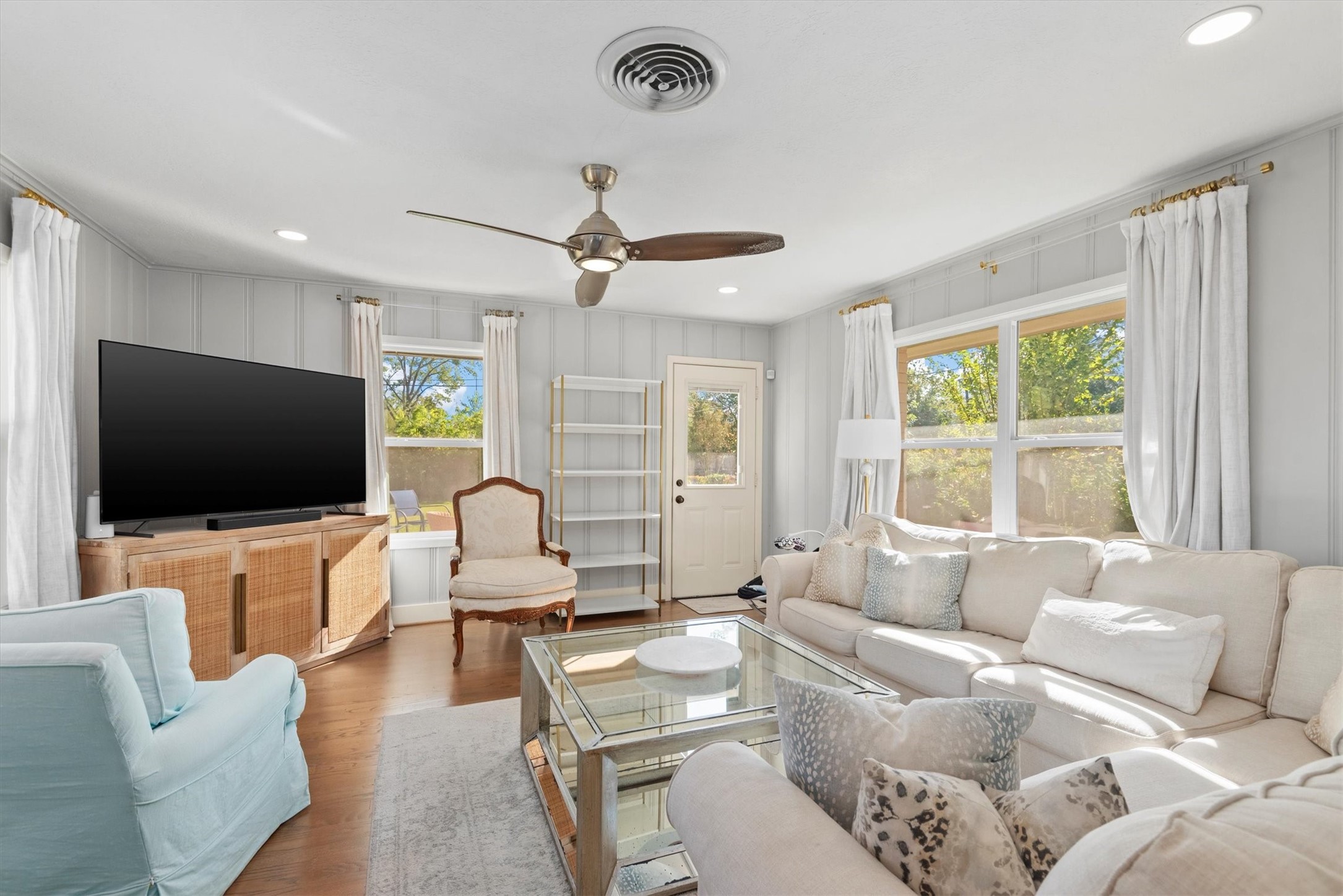 2023 Woodcrest Drive Property Photo 14