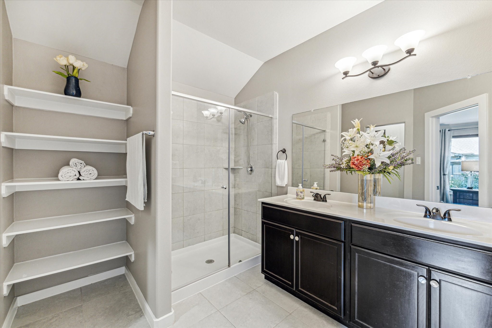 15434 Paxton Woods Drive Property Photo 9