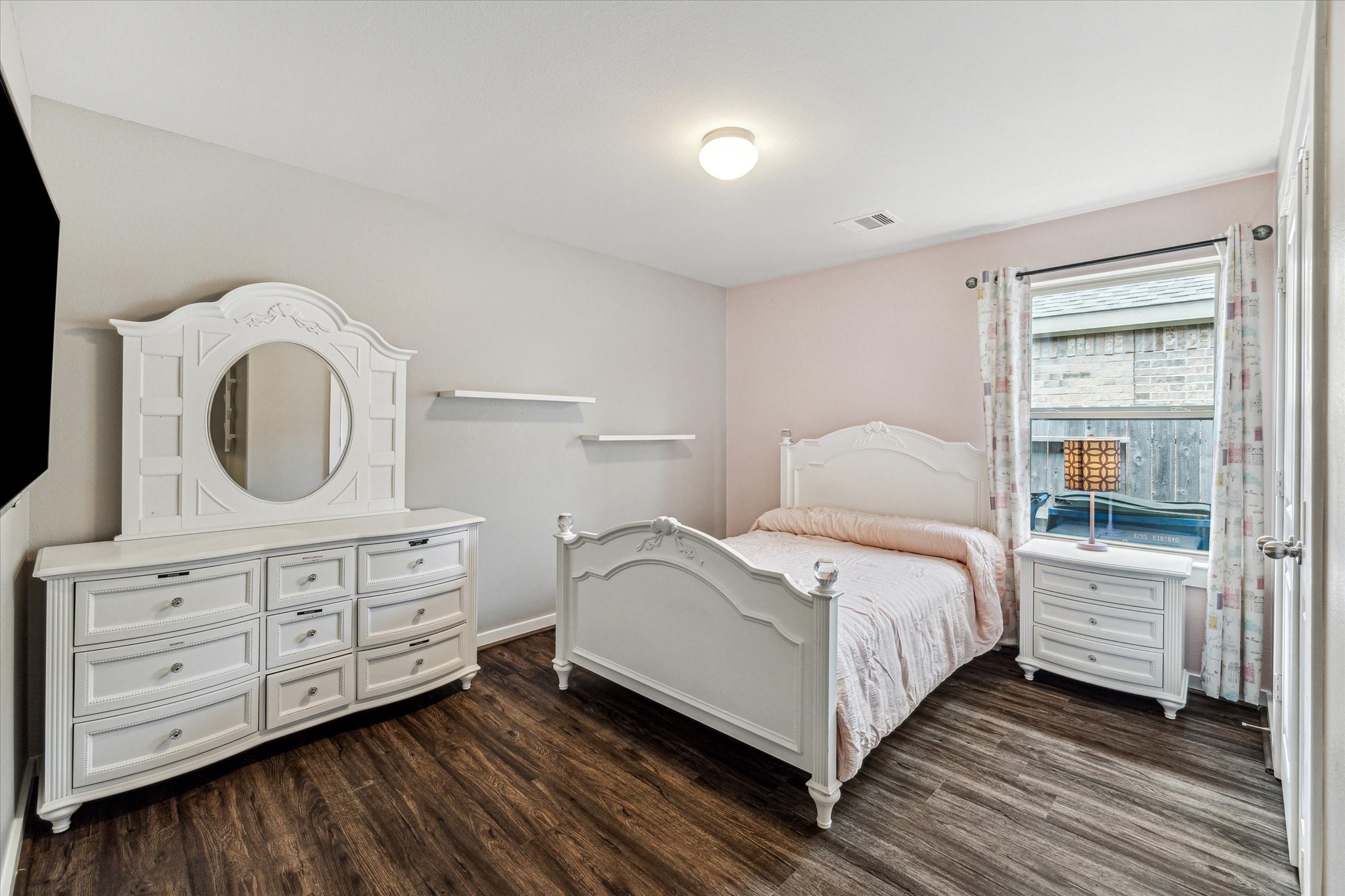 15434 Paxton Woods Drive Property Photo 10