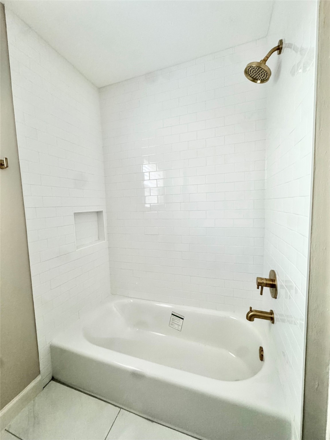 8218 Edgemoor Drive Property Photo 7
