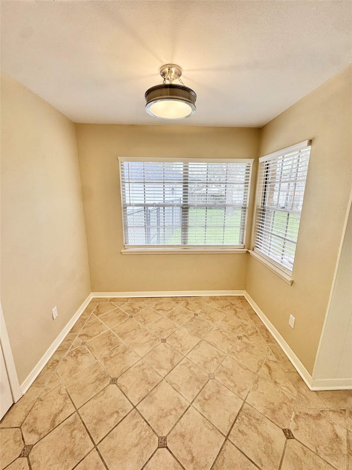 8218 Edgemoor Drive Property Photo 17