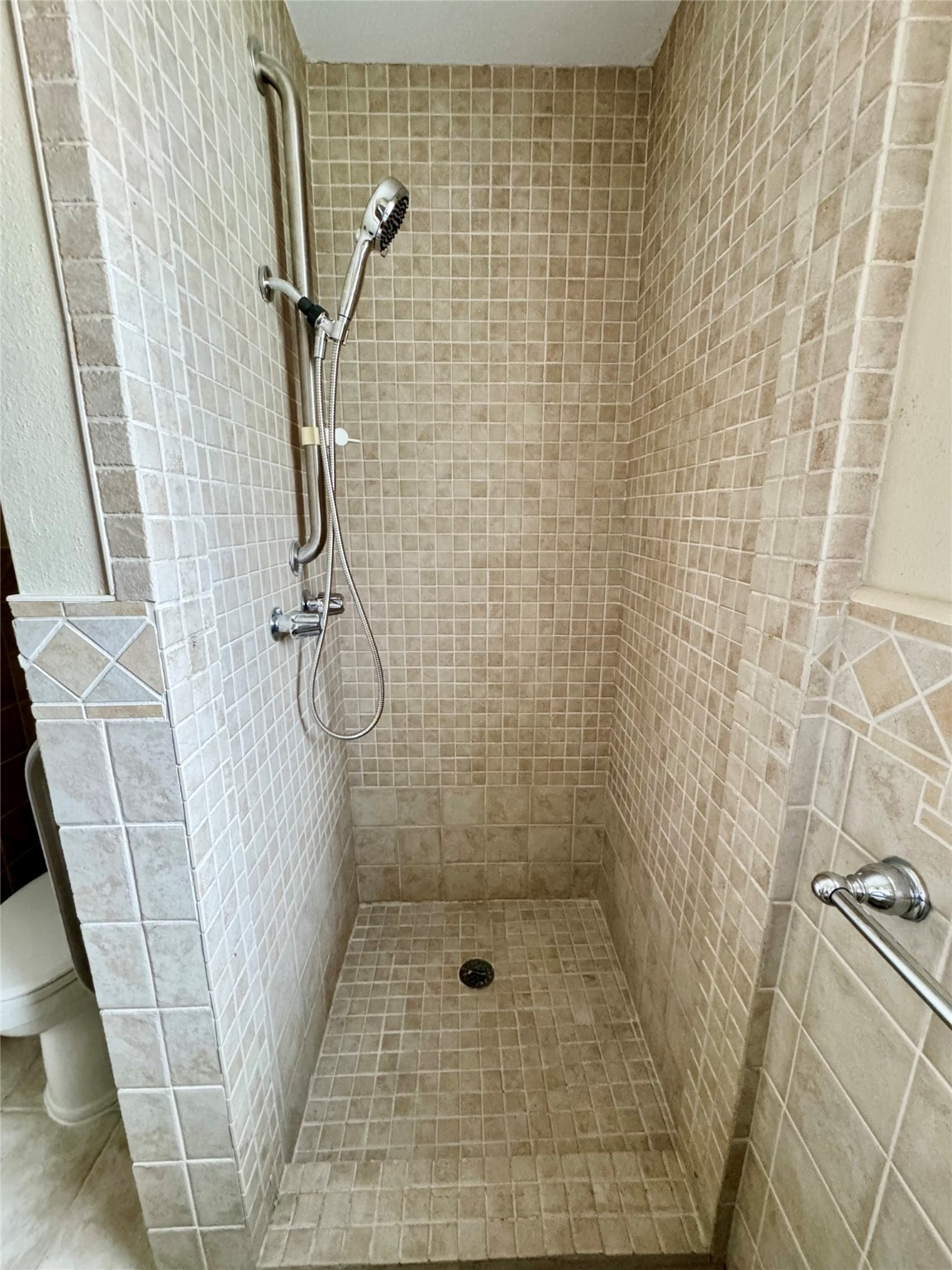 8218 Edgemoor Drive Property Photo 22