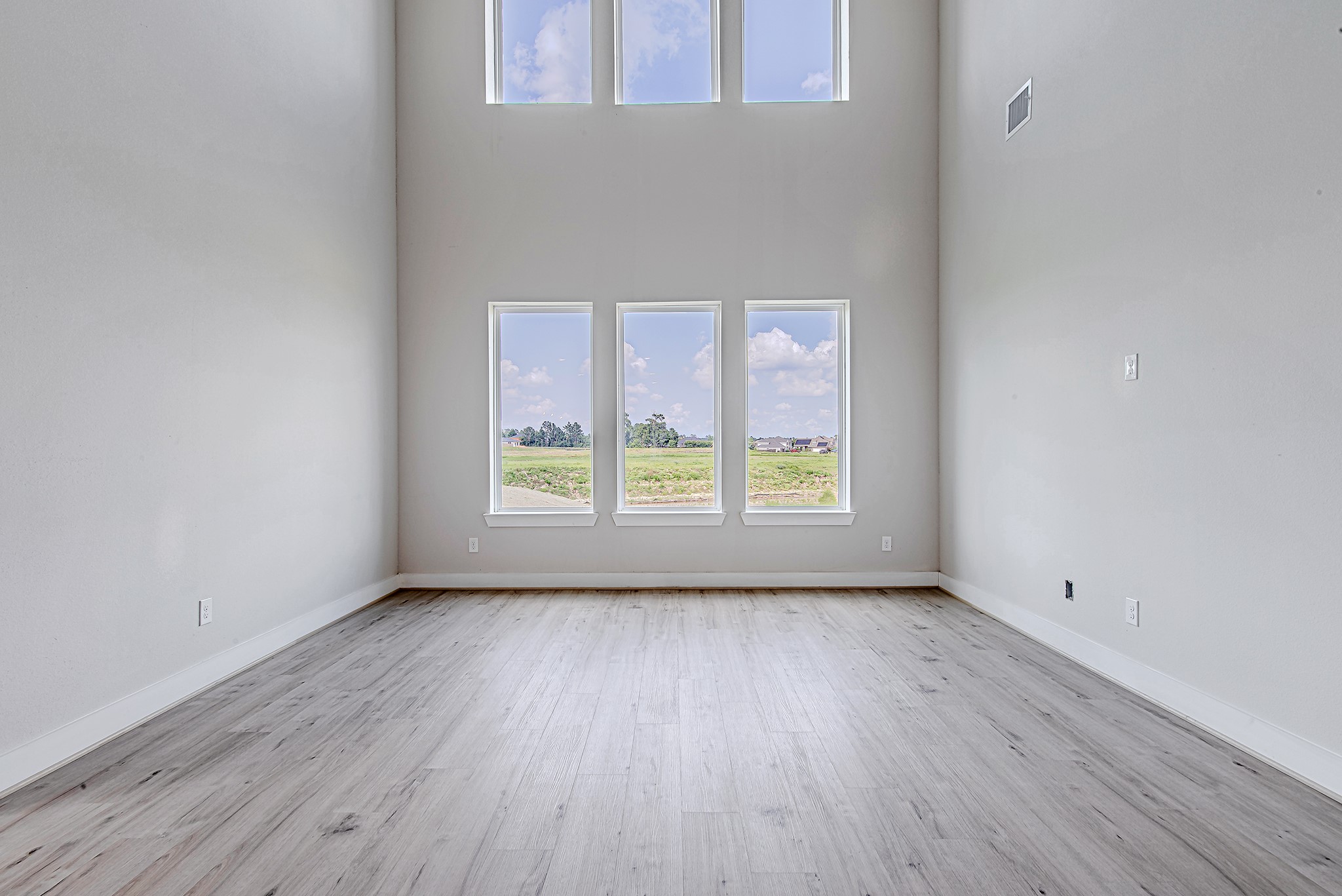 177 Peninsula Point Drive Property Photo 13