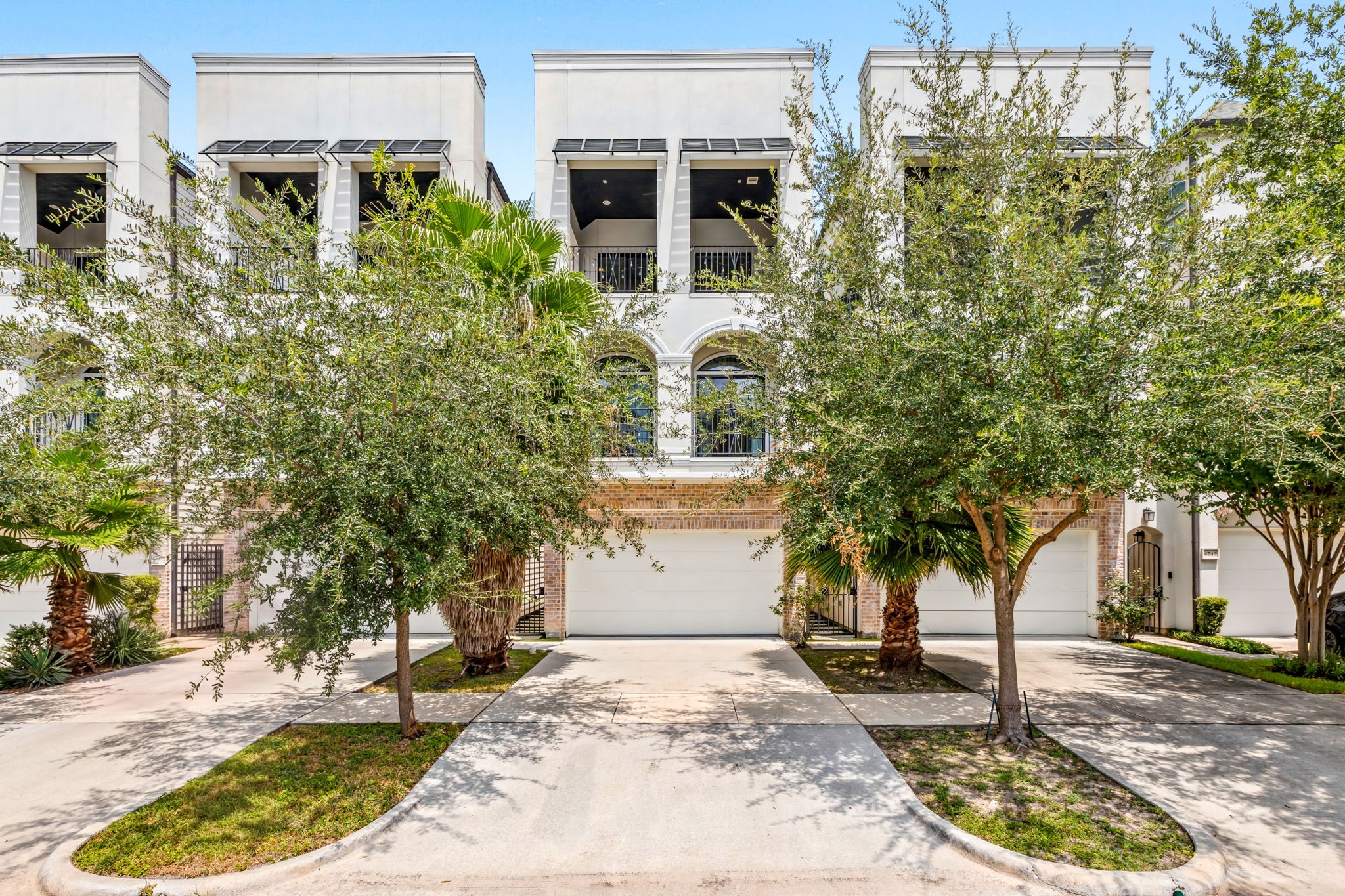 4744 Aftonshire Drive Property Photo 3