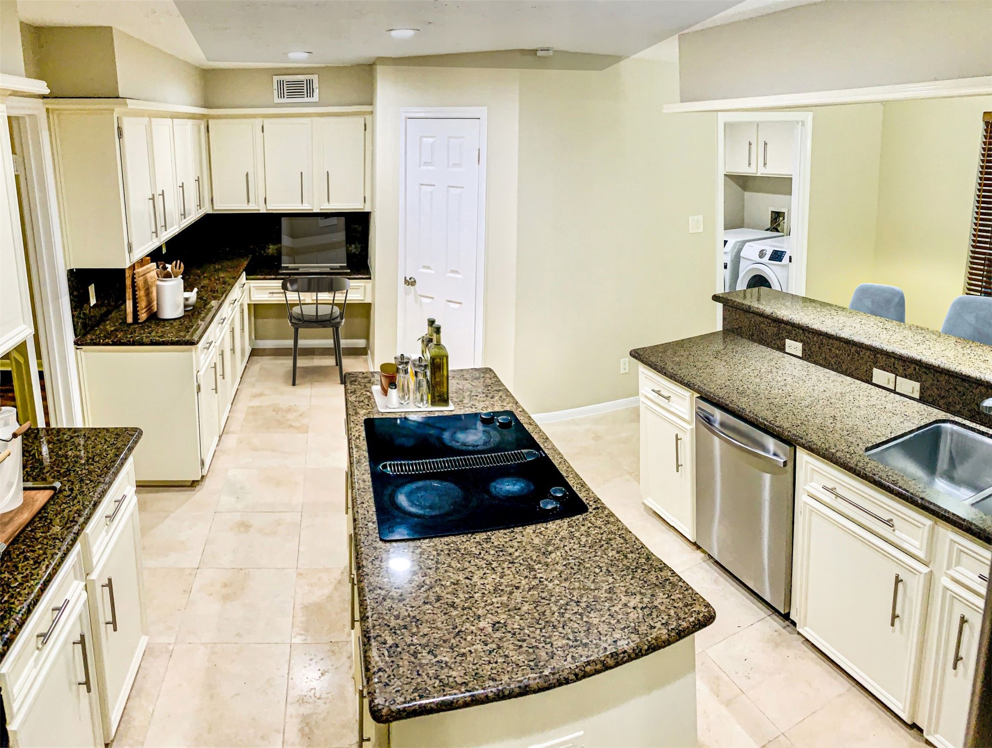 14135 Sandfield Drive Property Photo 12
