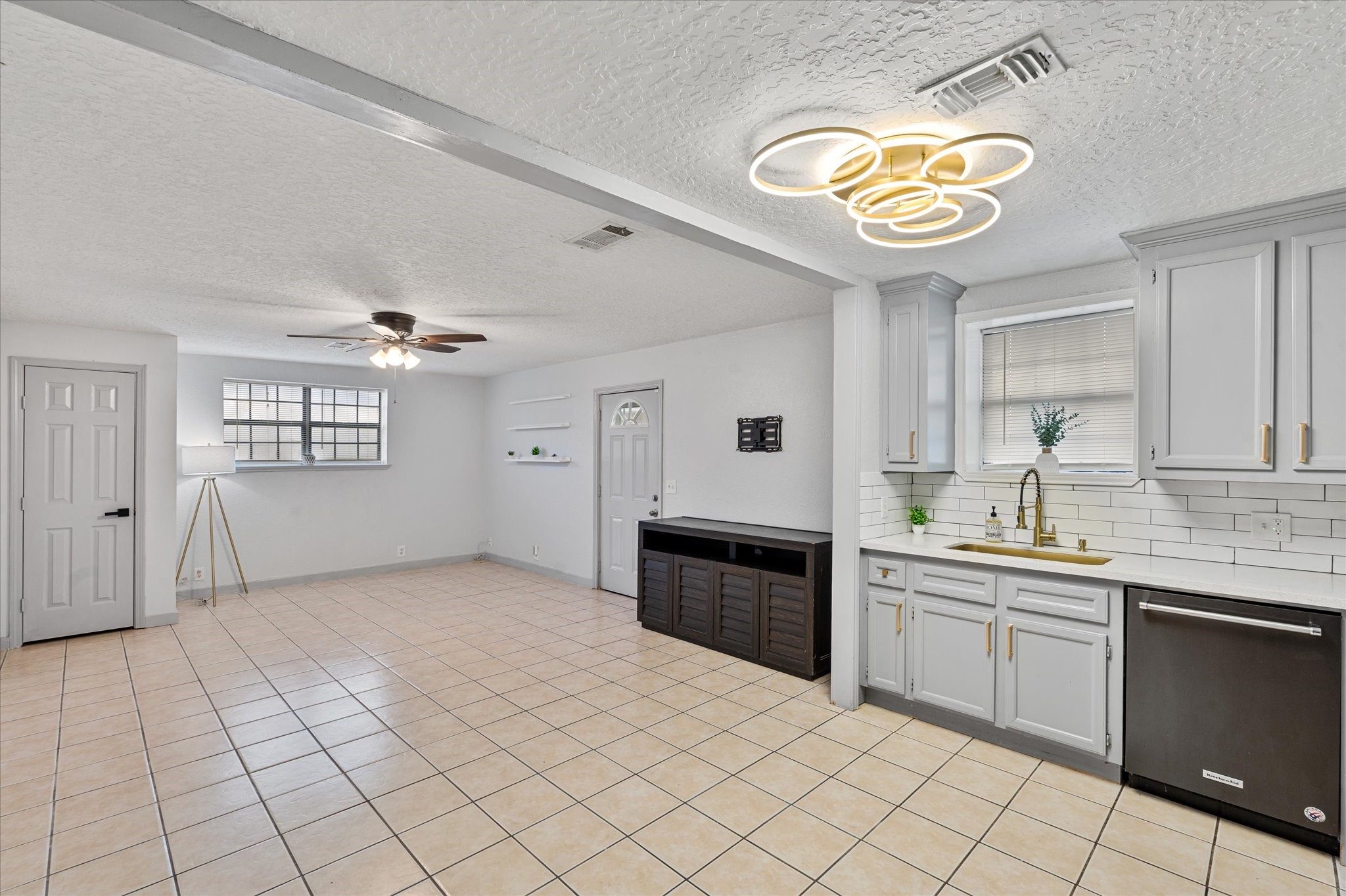 2910 San Augustine Avenue Property Photo 4