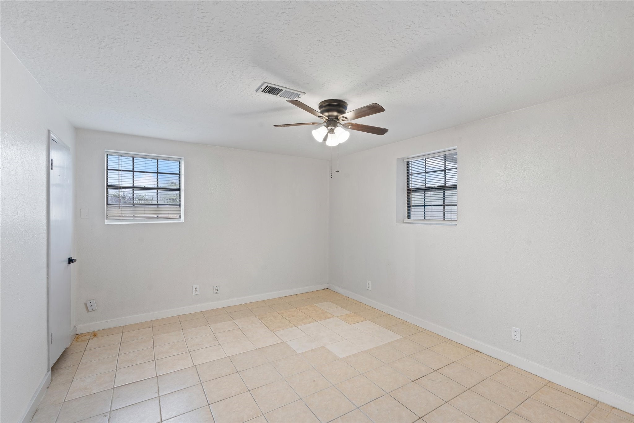 2910 San Augustine Avenue Property Photo 9
