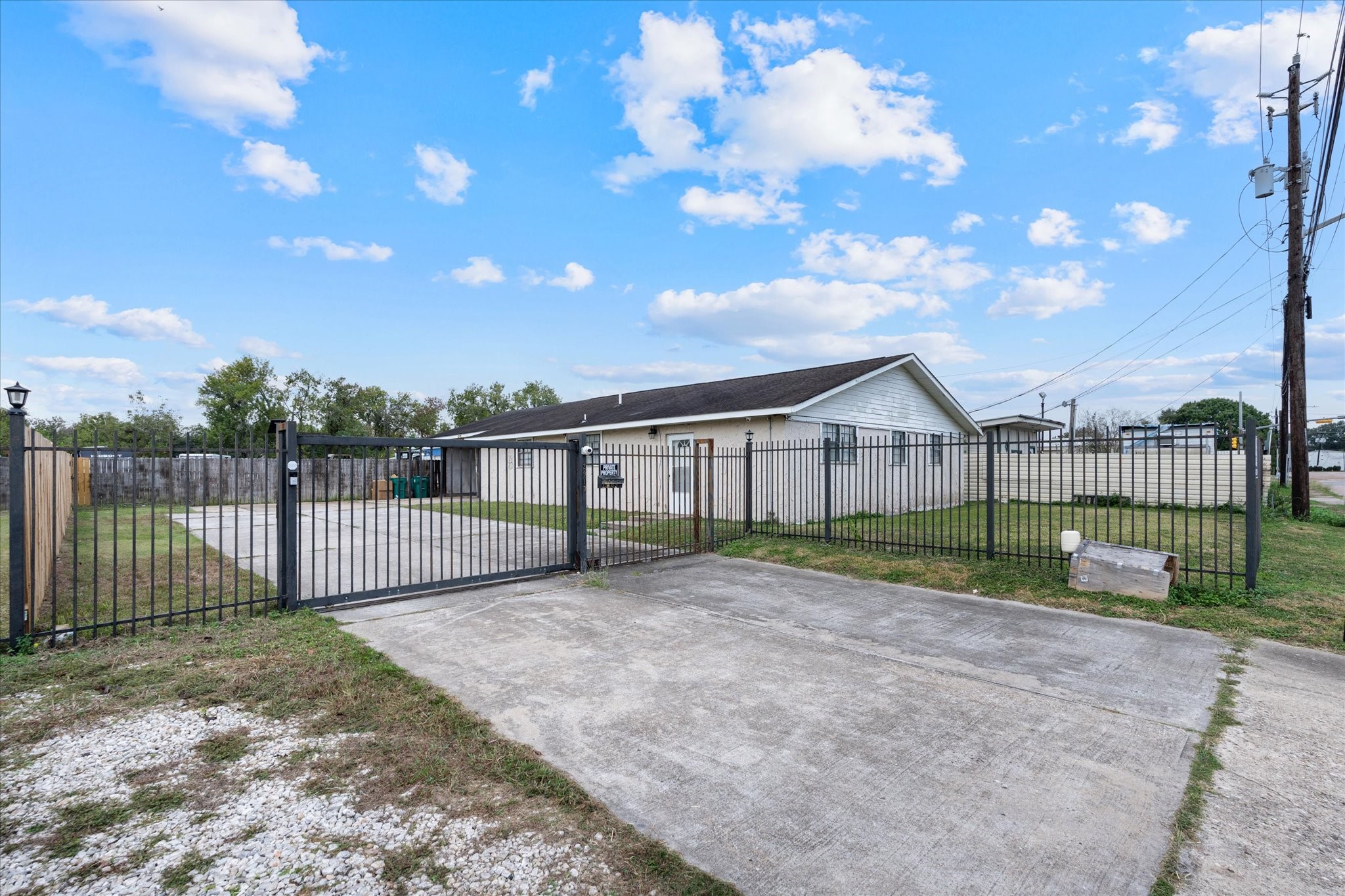 2910 San Augustine Avenue Property Photo 11