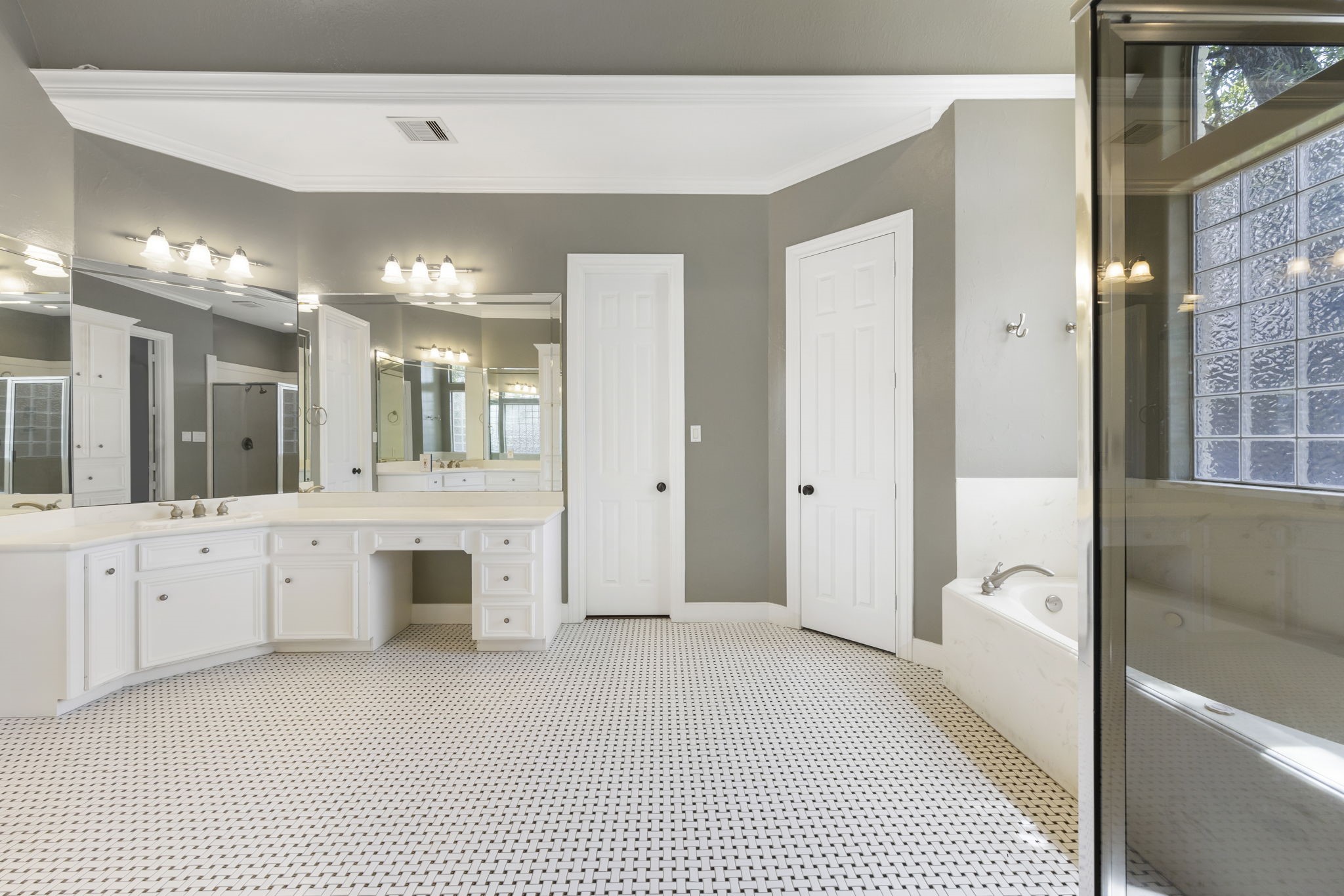 25322 Piney Bend Court Property Photo 12