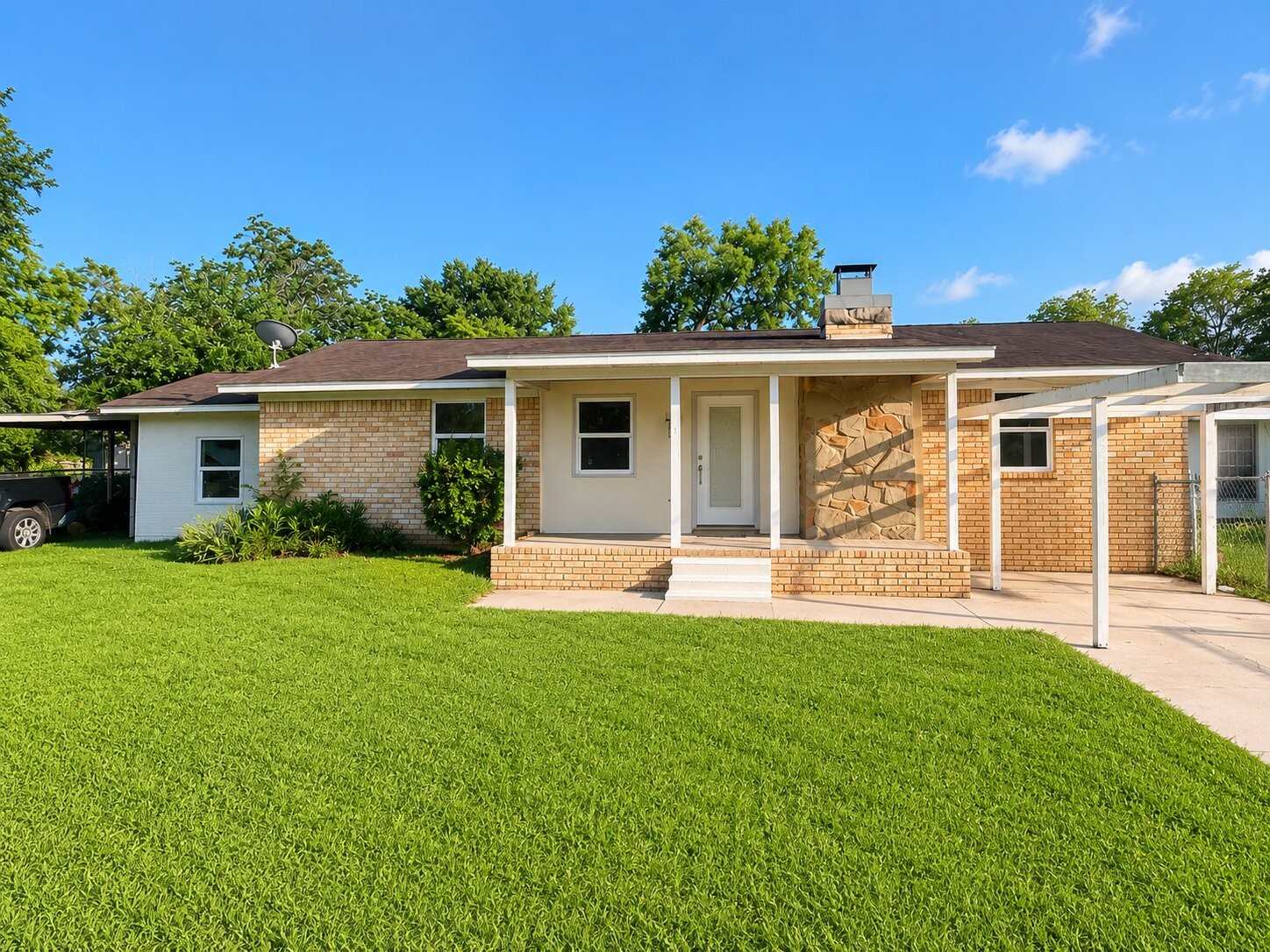 513 W Texas Street Property Photo 1