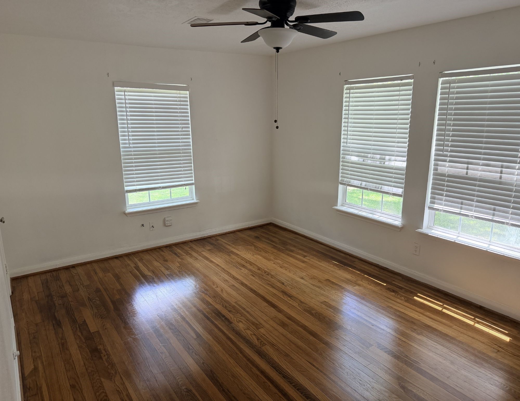1706 Smith Street Property Photo 3