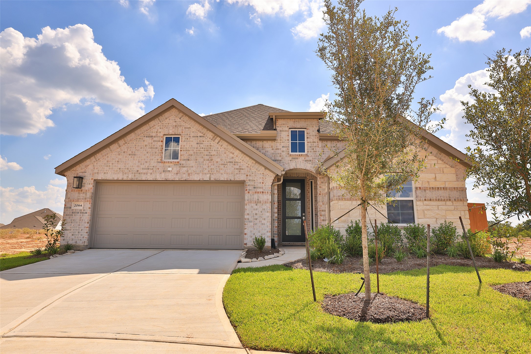 2084 Shady Glen Lane Property Photo 1