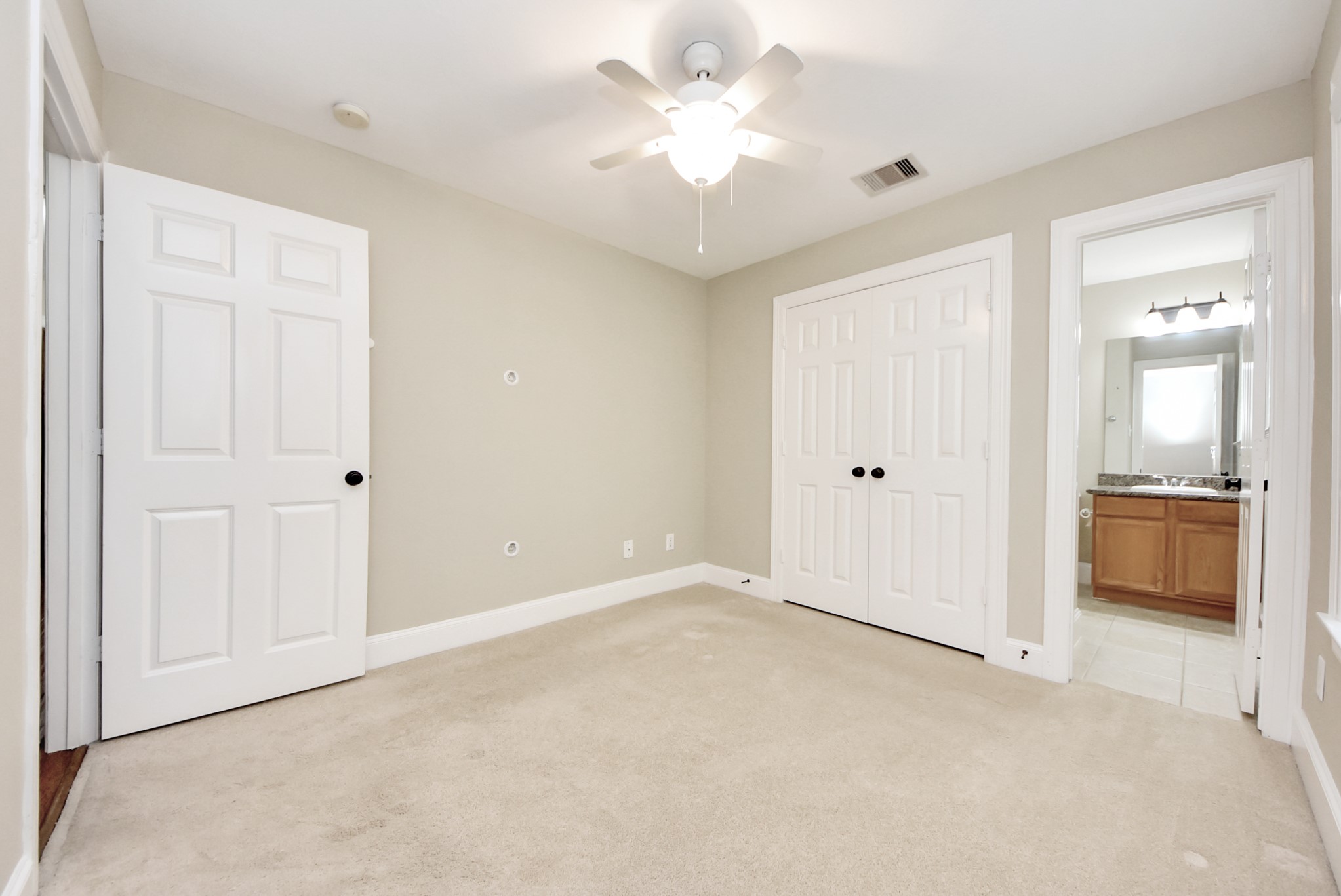 2119 Stuart Street Property Photo 7