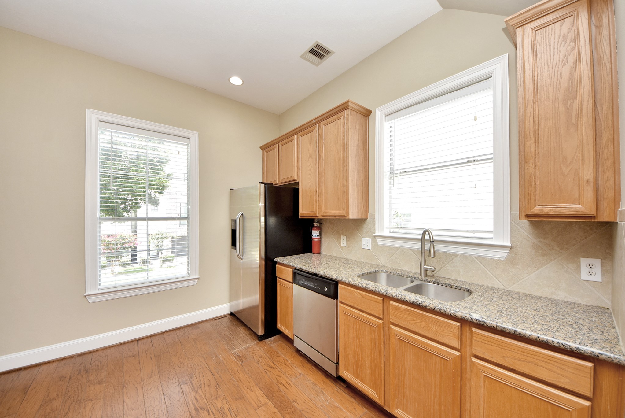 2119 Stuart Street Property Photo 13