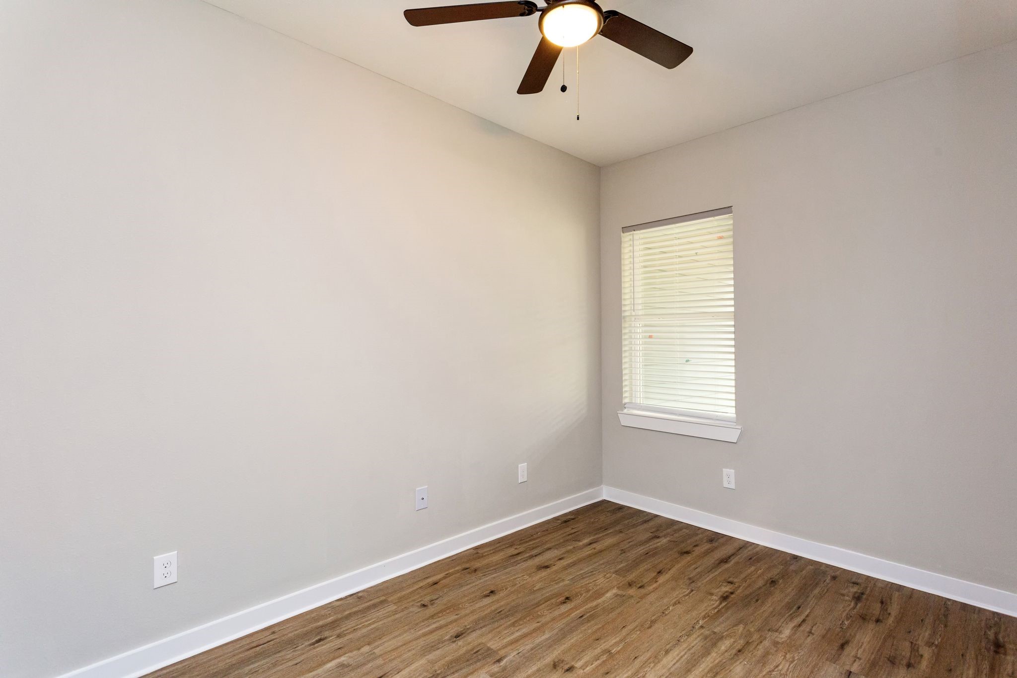 10317 Lake Road 12b Property Photo 9