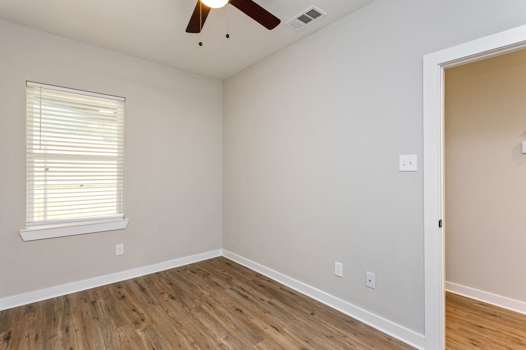 10317 Lake Road 12b Property Photo 12