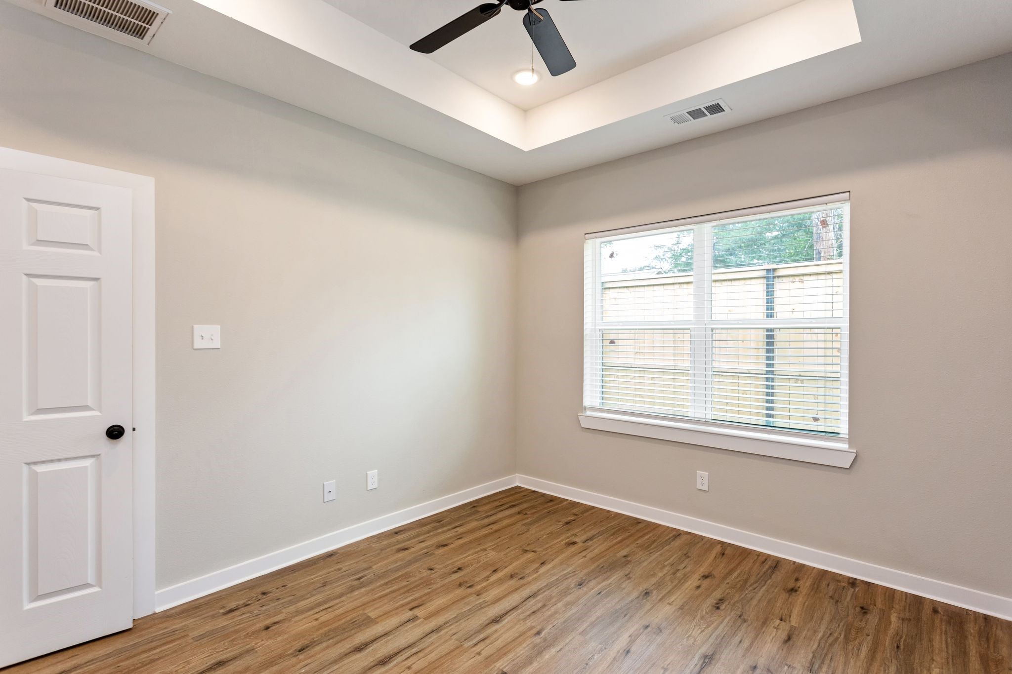 10317 Lake Road 12b Property Photo 14