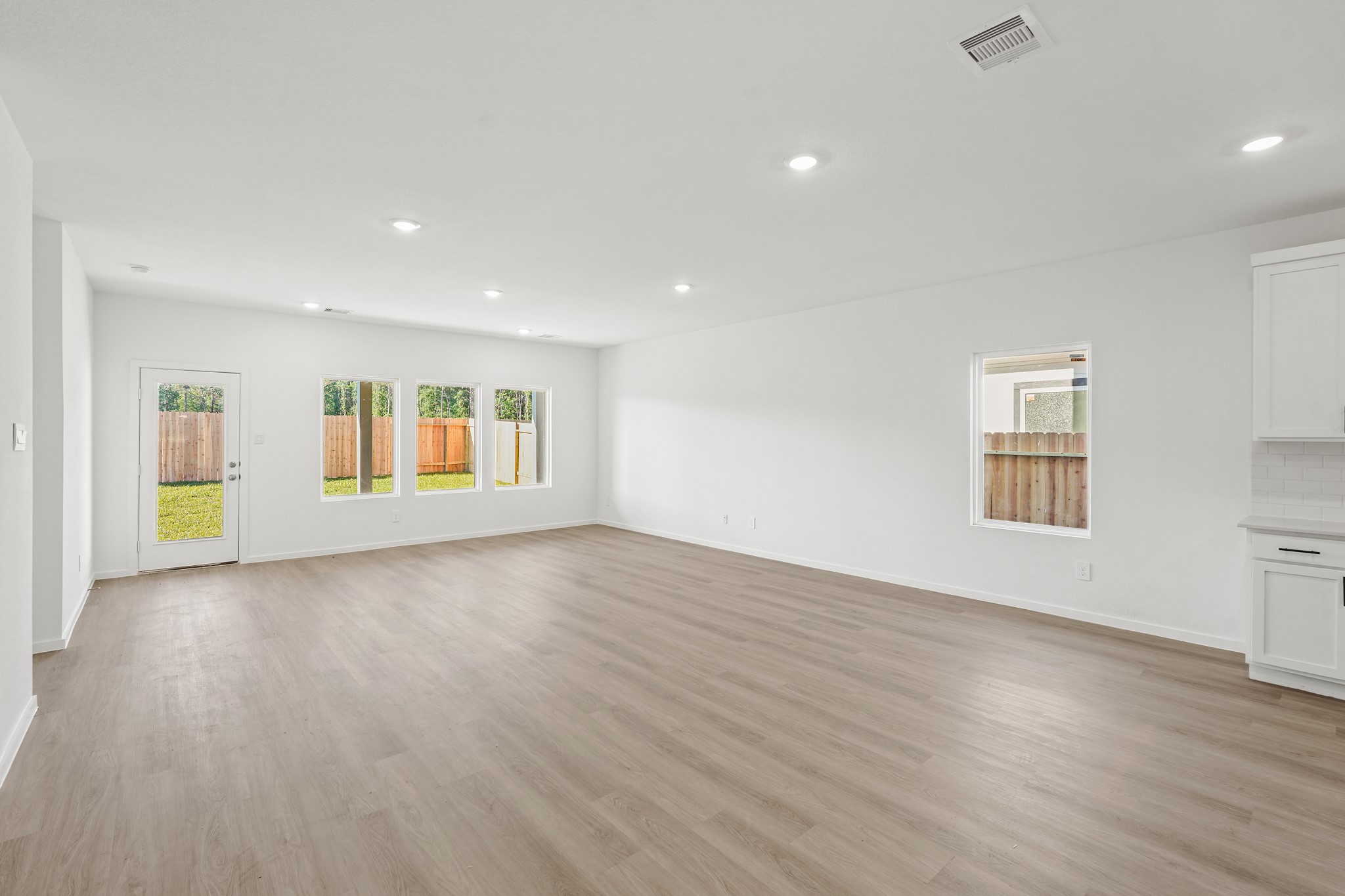 247 Golden Eagle Boulevard Property Photo 8