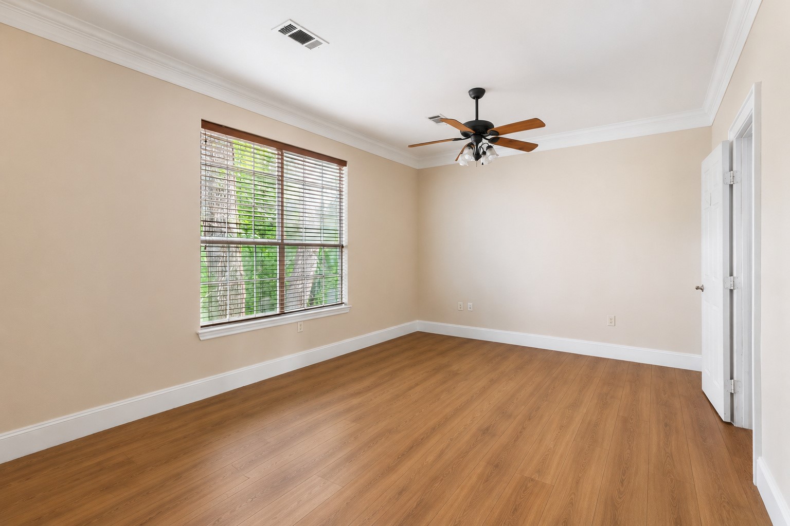 108 Harbour Town Circle Property Photo 7