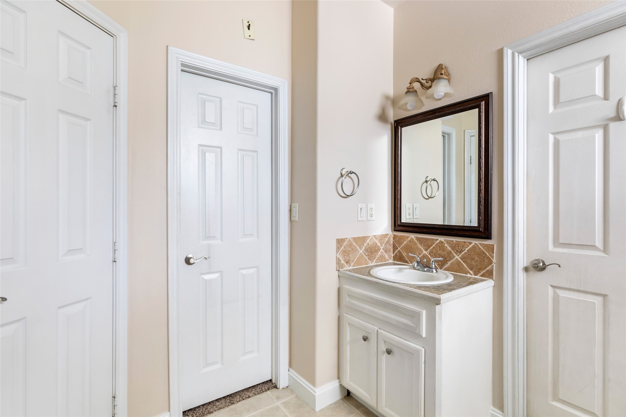108 Harbour Town Circle Property Photo 10