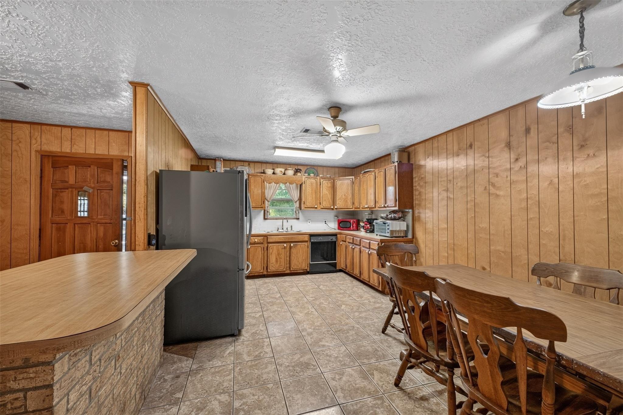 952 Cook Road Property Photo 6