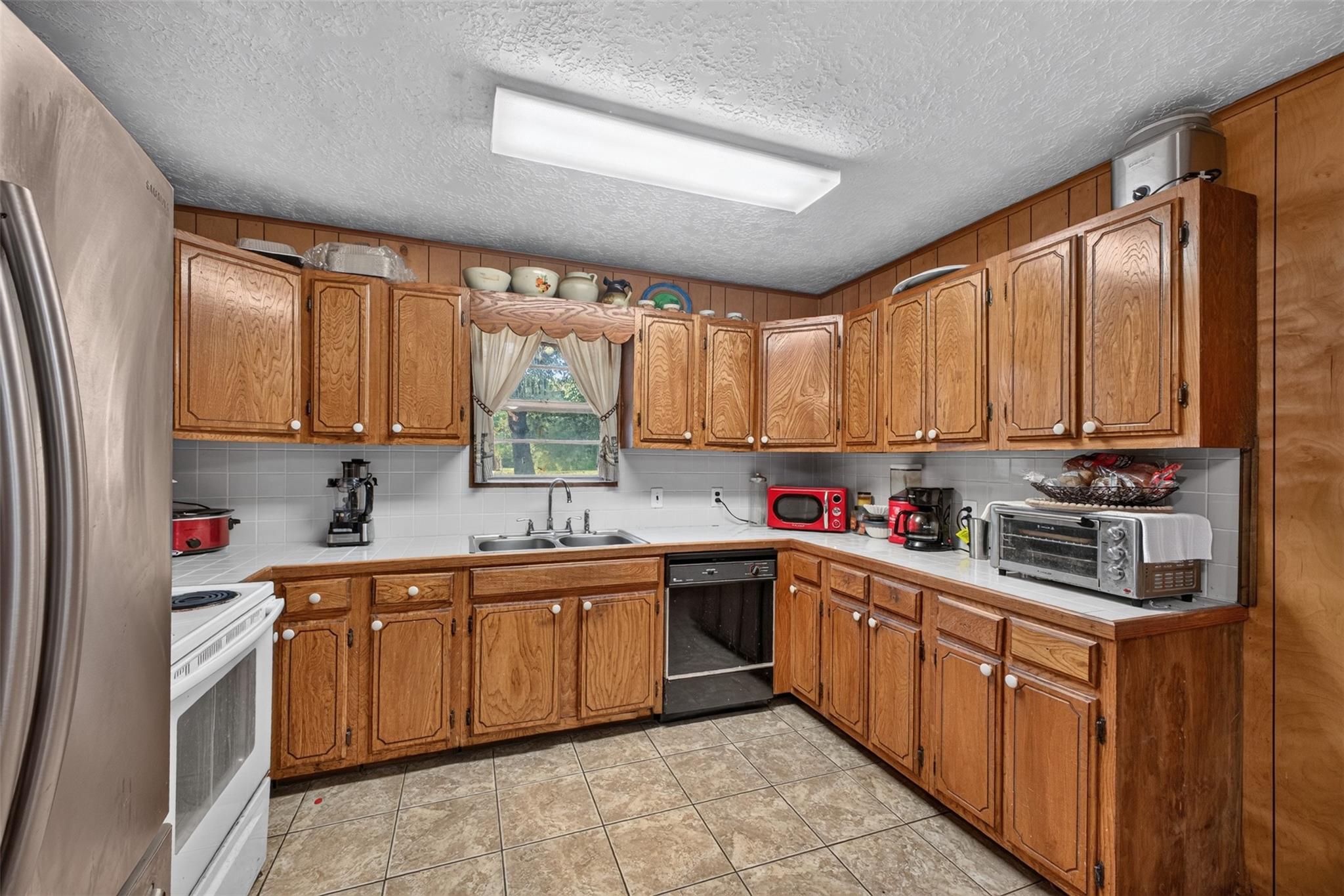 952 Cook Road Property Photo 8