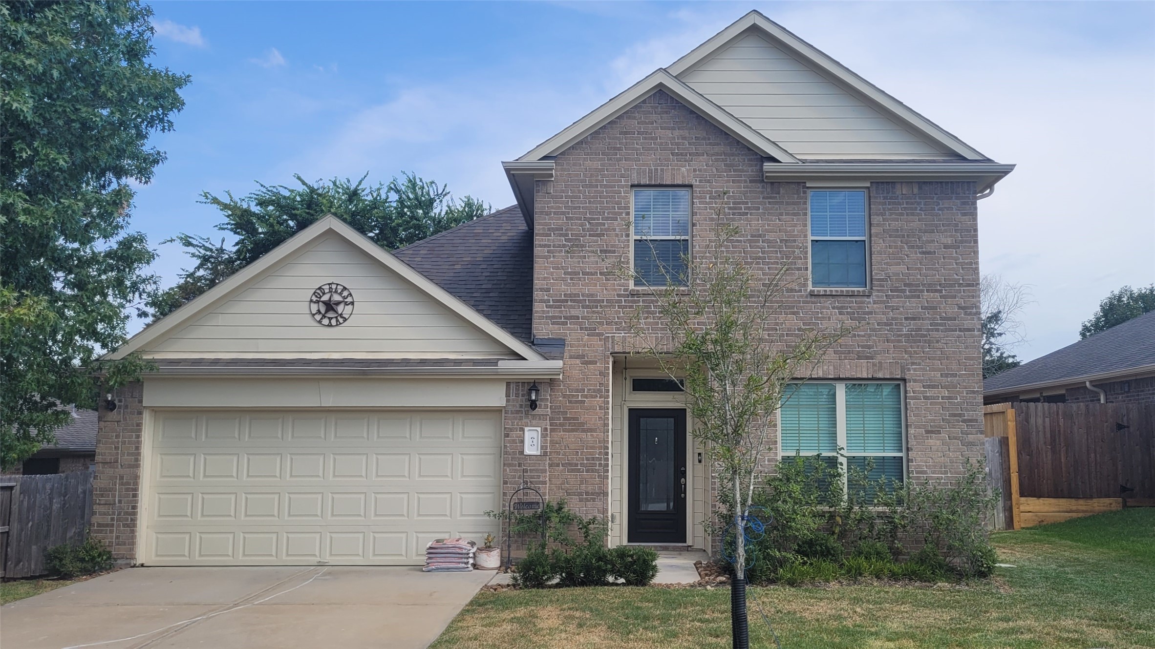 610 Lake View Drive Property Photo 1