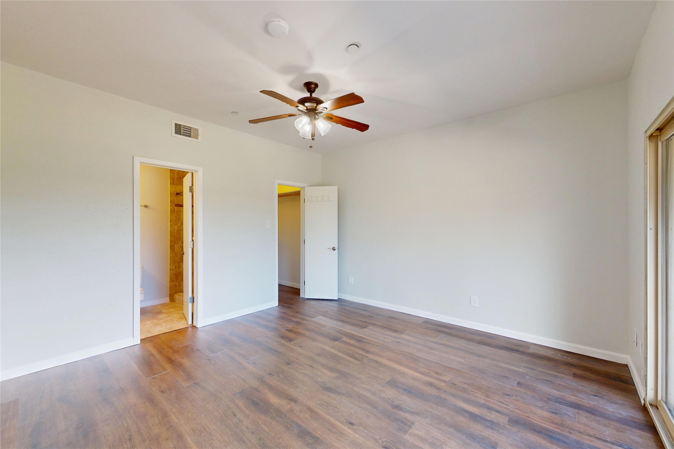 793 Davis Road 111 Property Photo 14