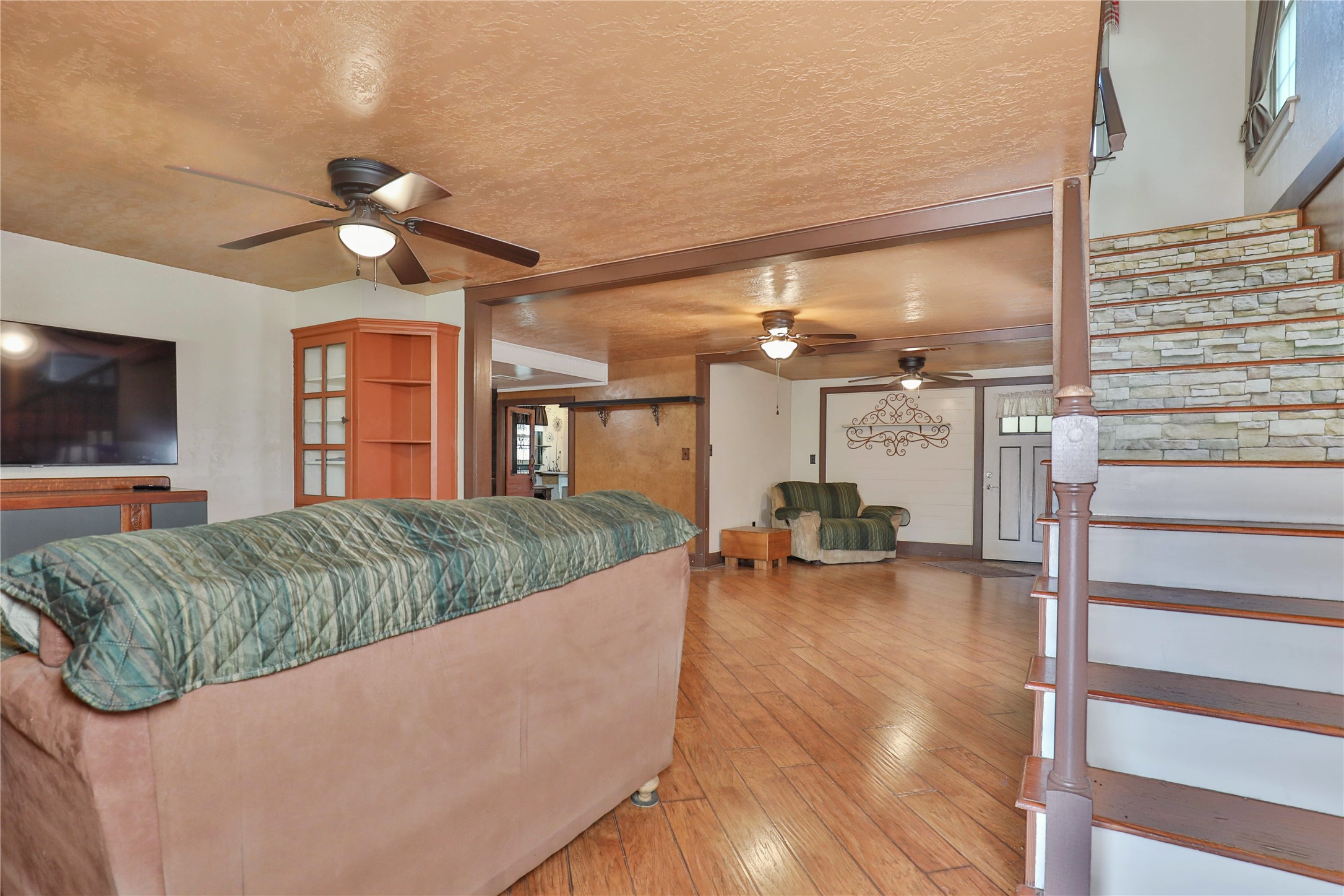 56 Leeder Court Property Photo 7
