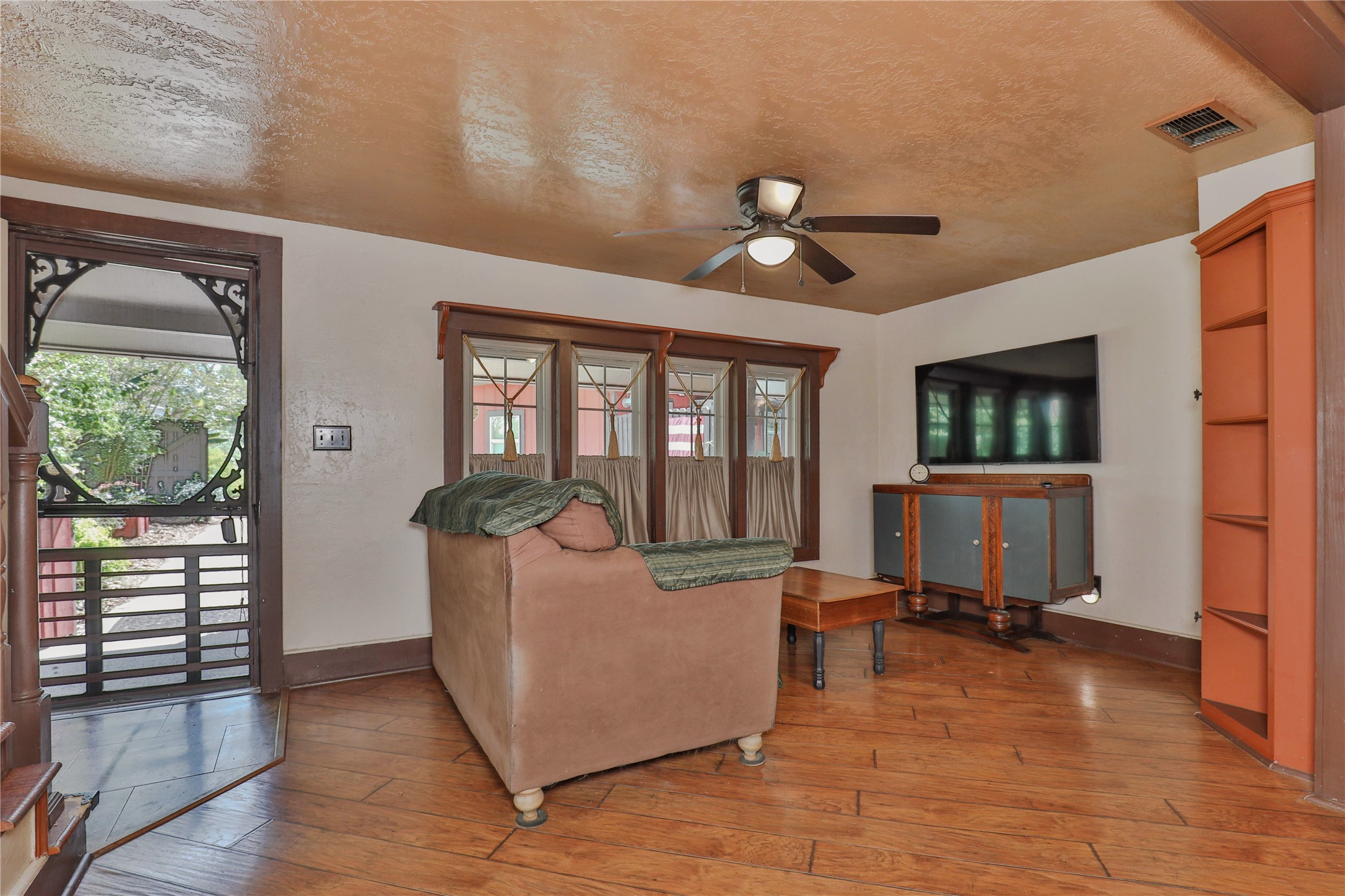 56 Leeder Court Property Photo 8