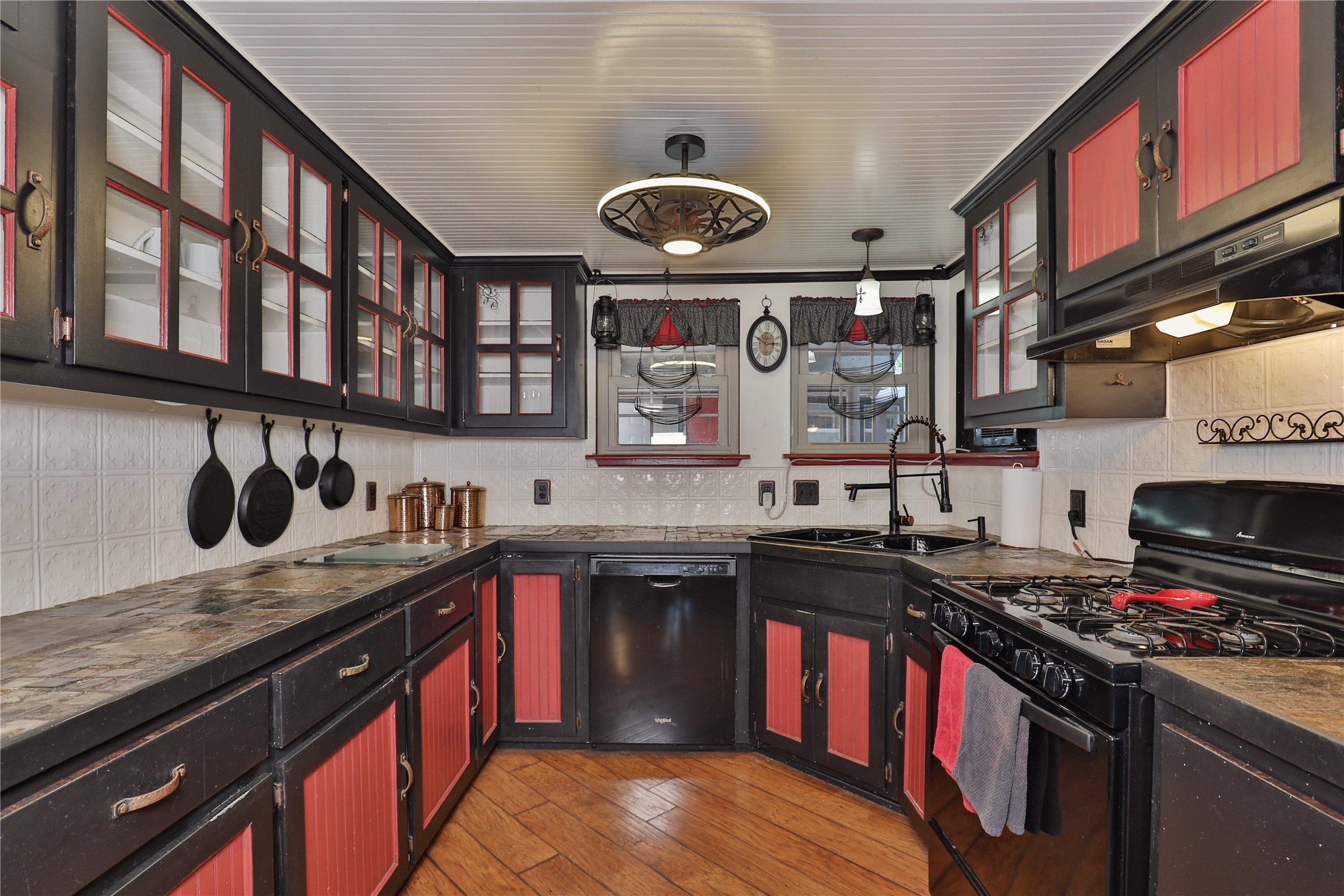 56 Leeder Court Property Photo 13