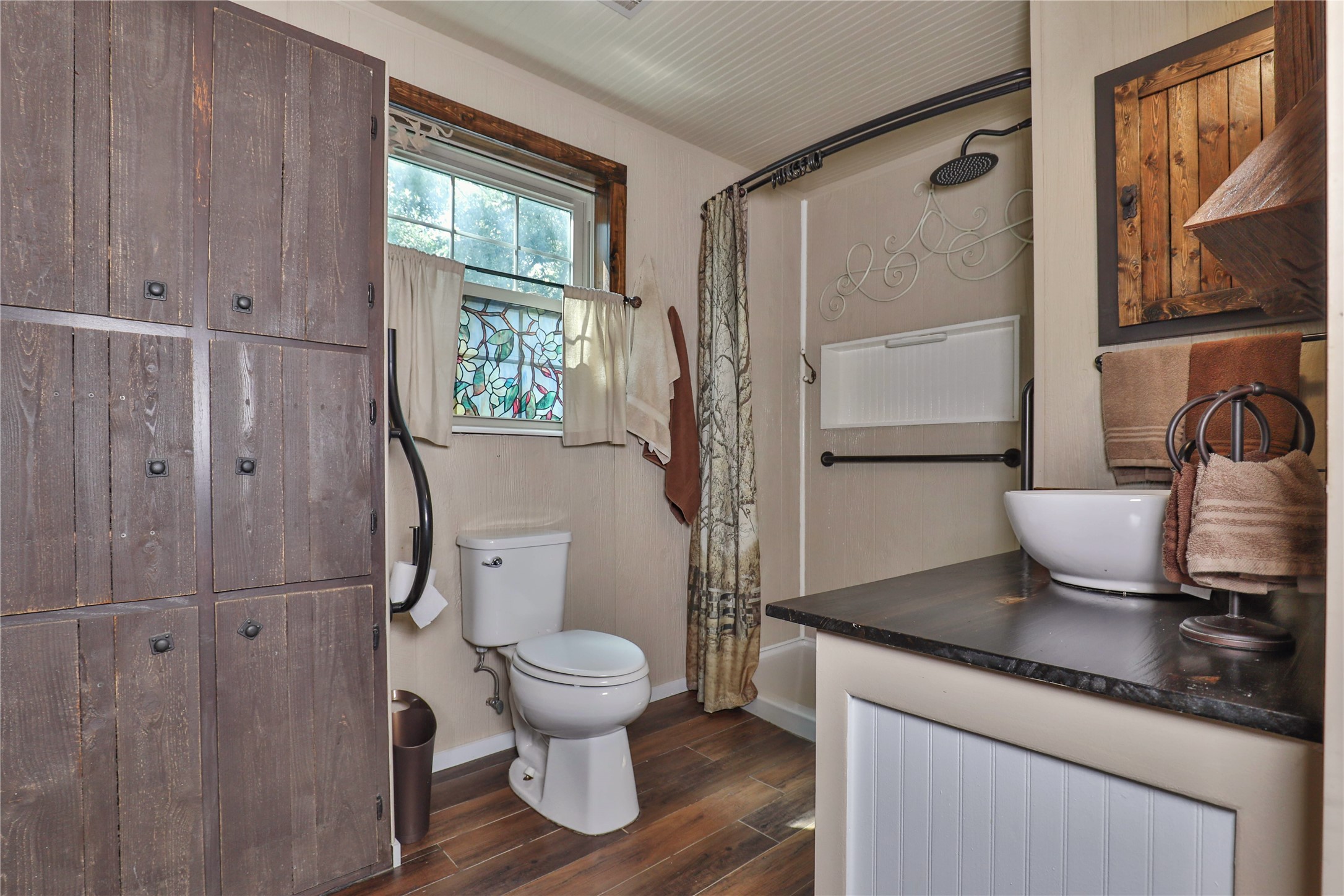 56 Leeder Court Property Photo 26