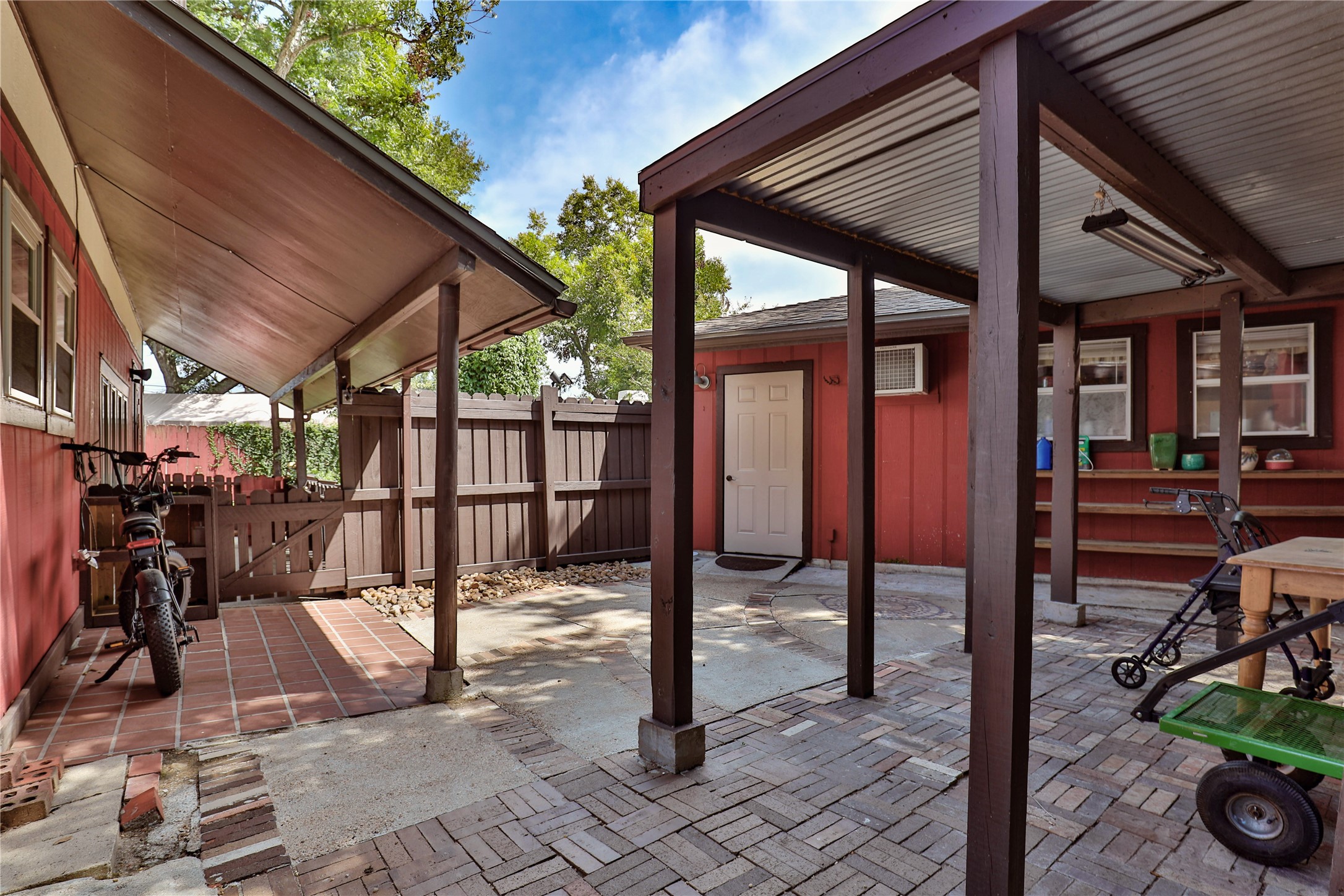 56 Leeder Court Property Photo 28
