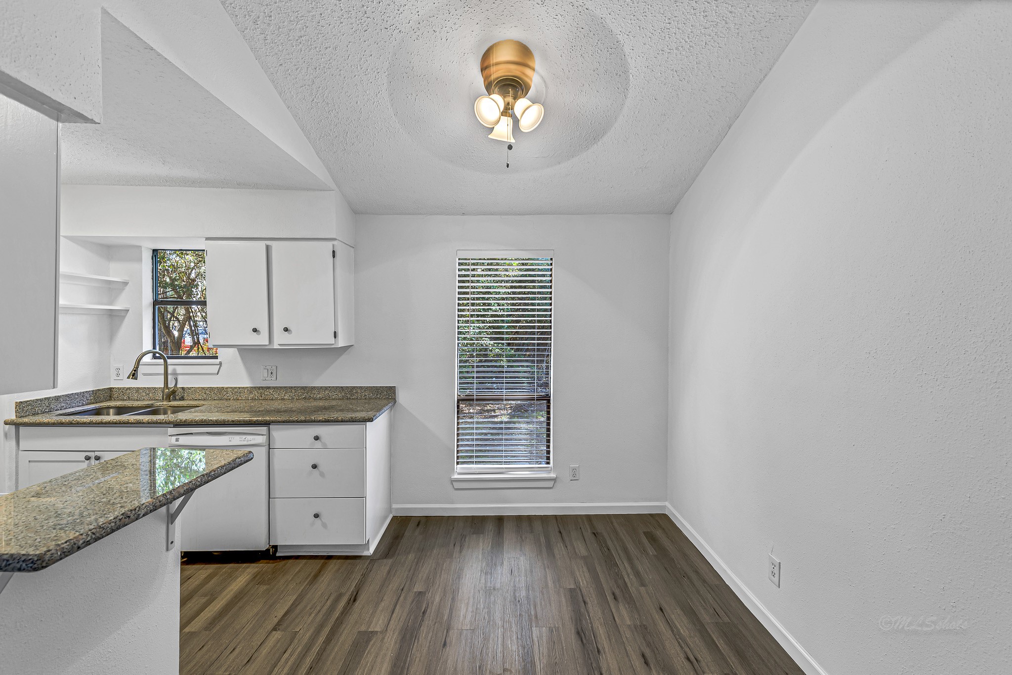 32b E Rivercrest Drive Property Photo 10