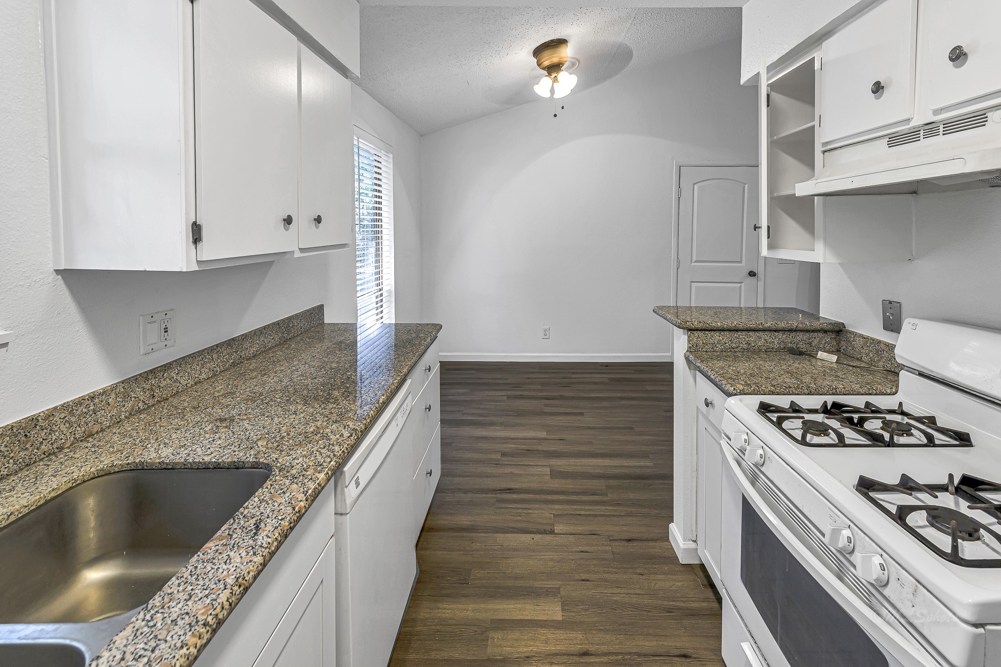 32b E Rivercrest Drive Property Photo 15