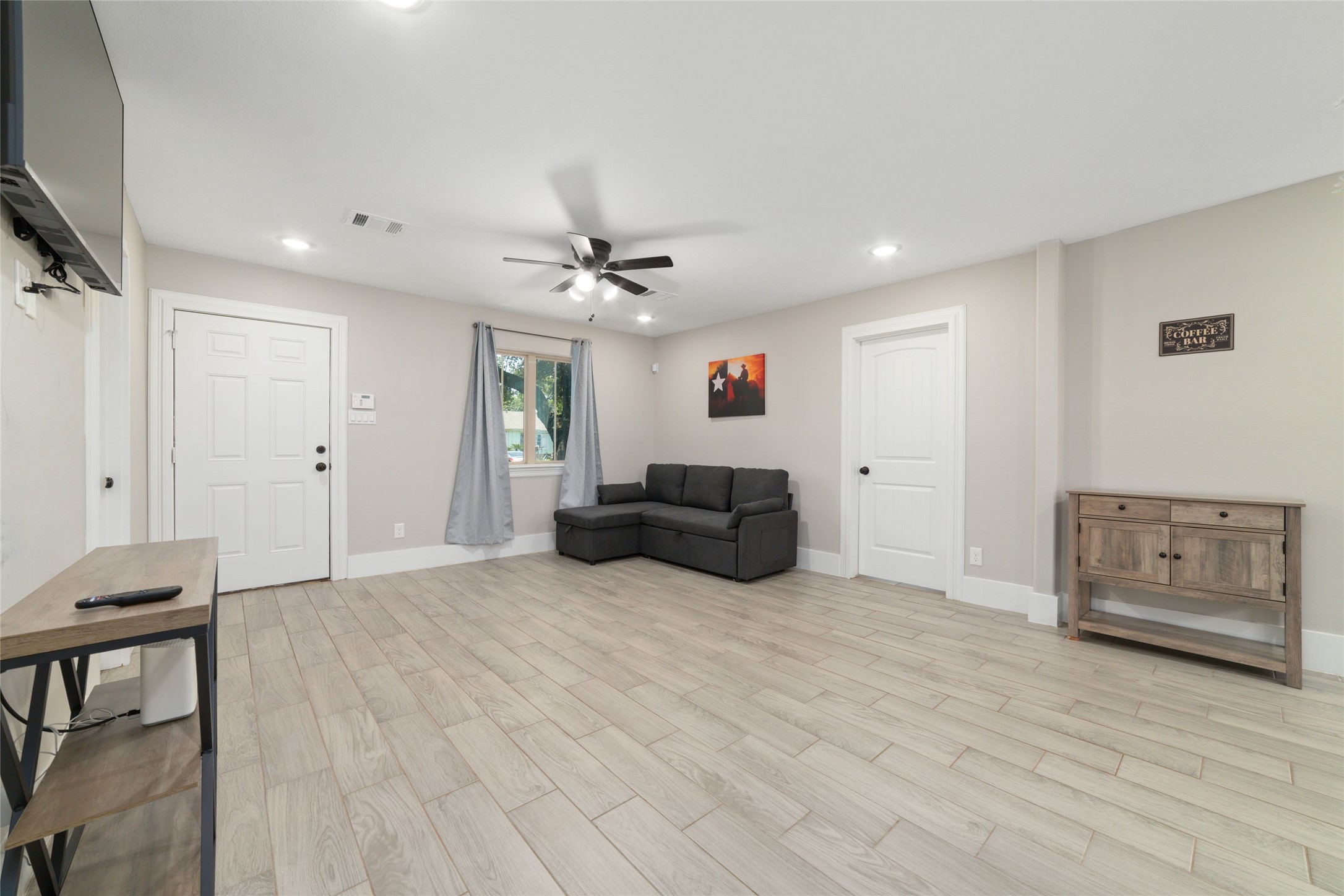 6720 Cathcart Drive Property Photo 3
