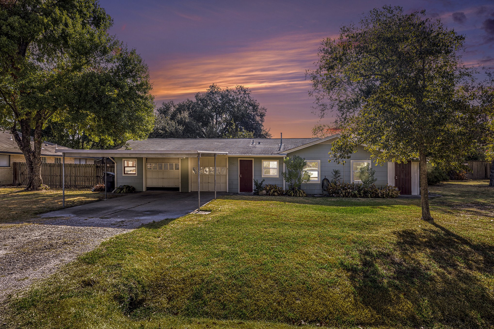 2902 Helberg Road Property Photo 1