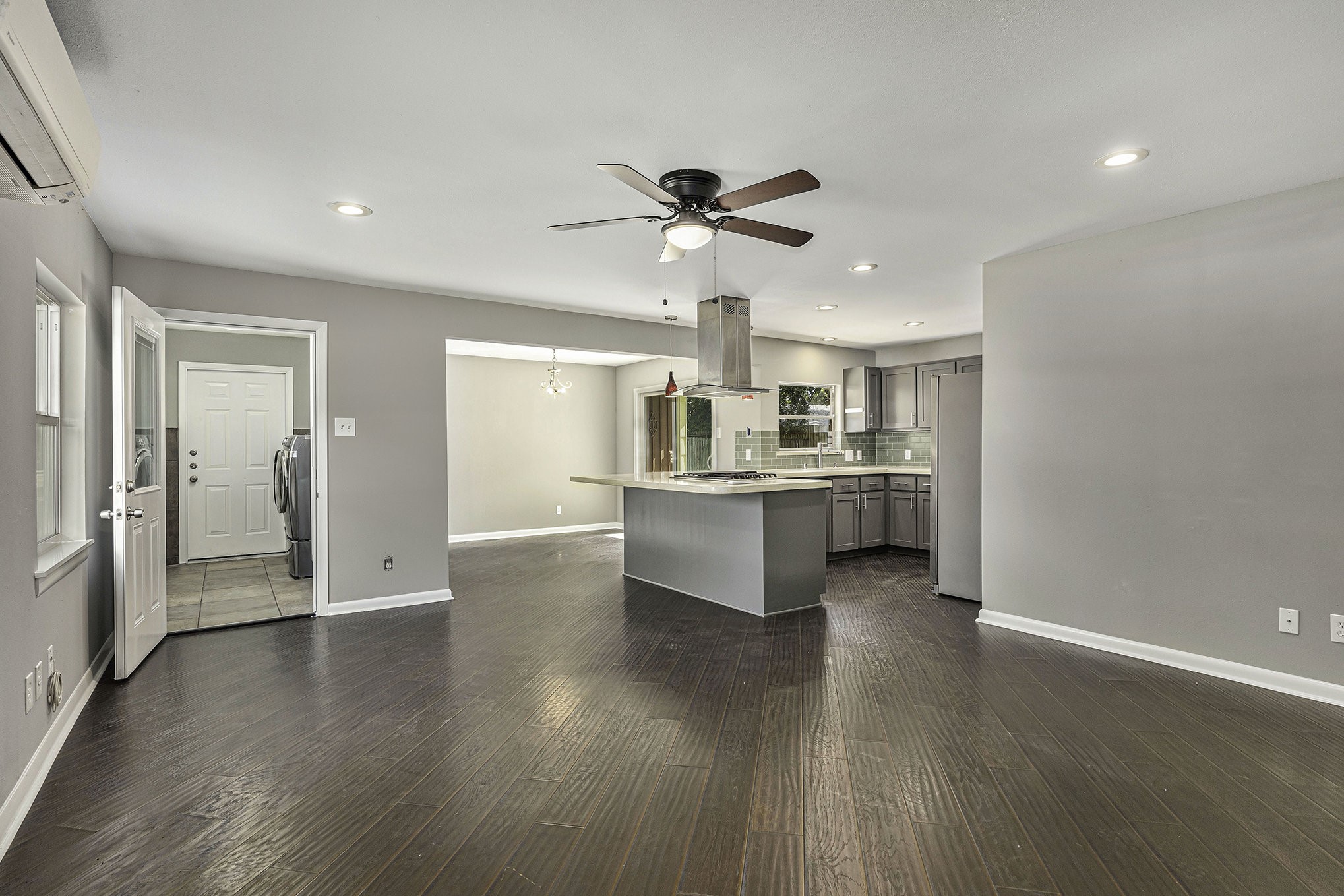 2902 Helberg Road Property Photo 9