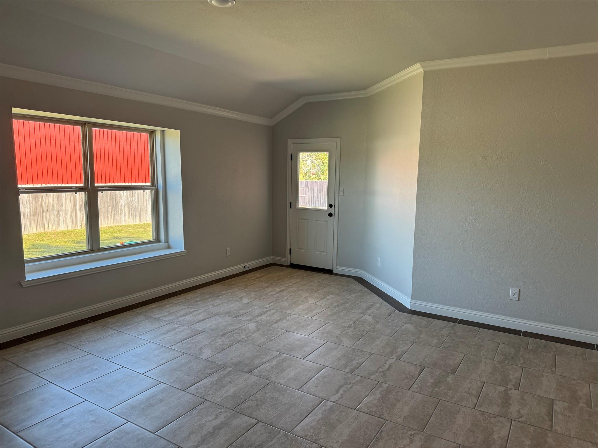 6713 Windhaven Property Photo 4