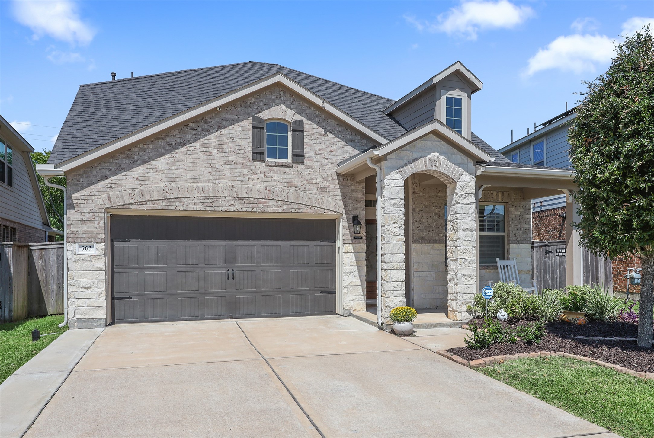 563 Winburn Tide Lane Property Photo 2