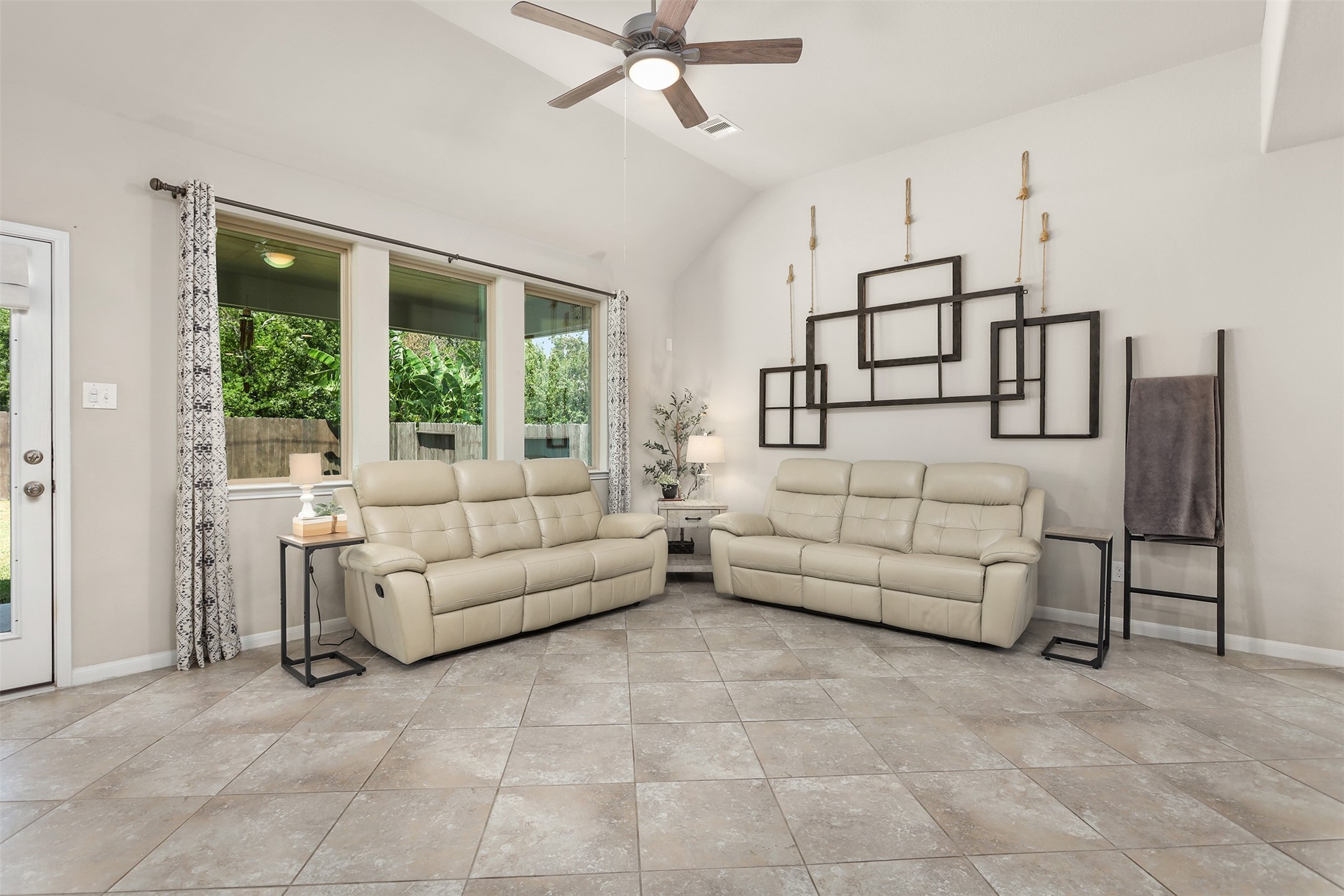 563 Winburn Tide Lane Property Photo 15