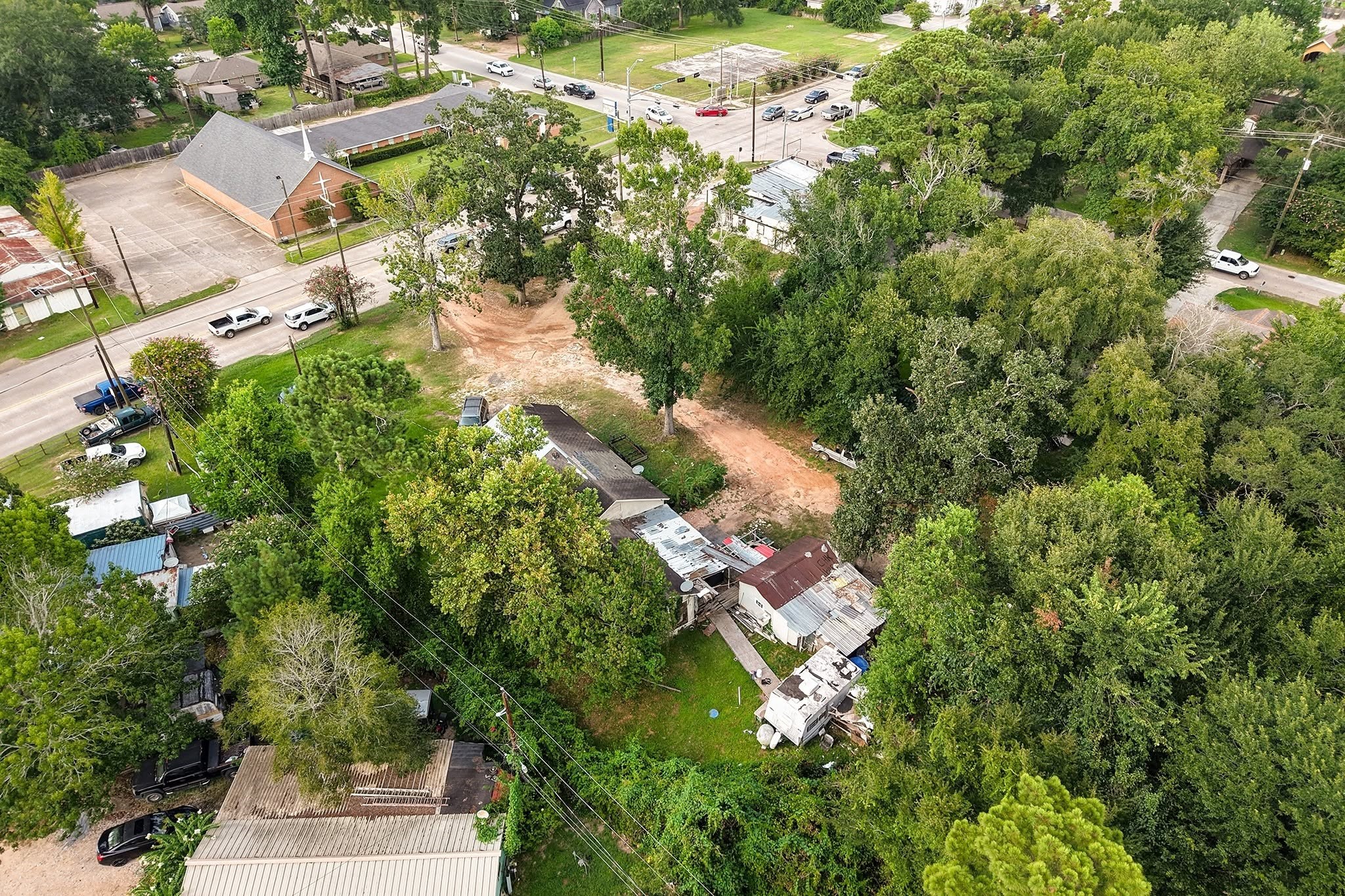 425 Silverdale Dr Property Photo 3